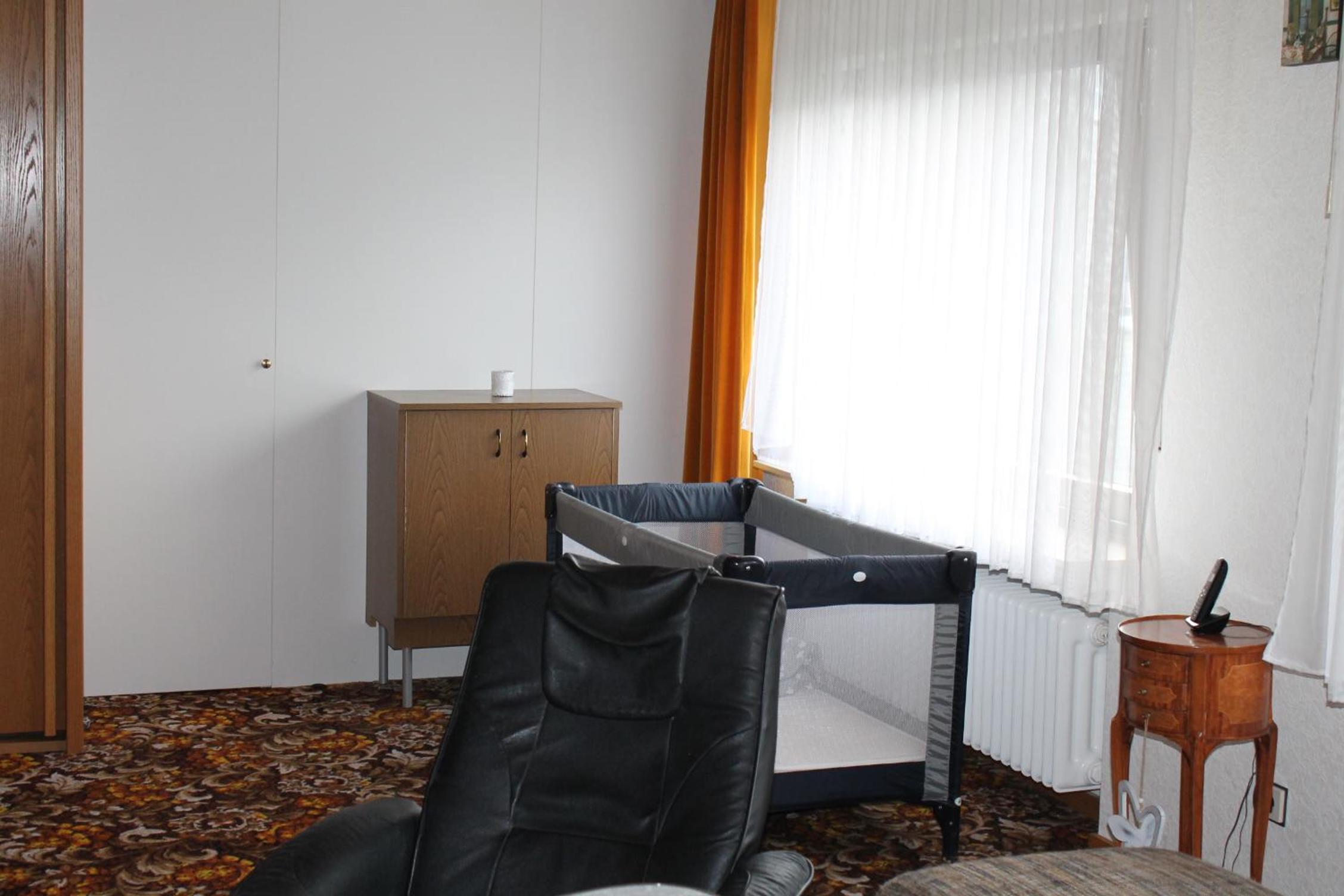 Single Room with Shared Bathroom photo 1