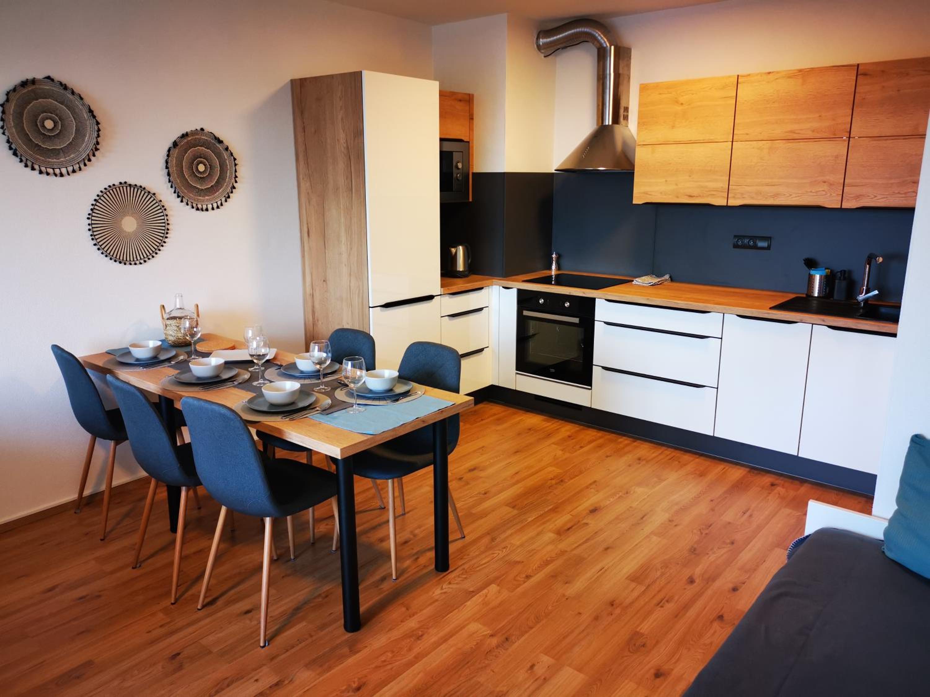 Apartment with Balcony photo 1