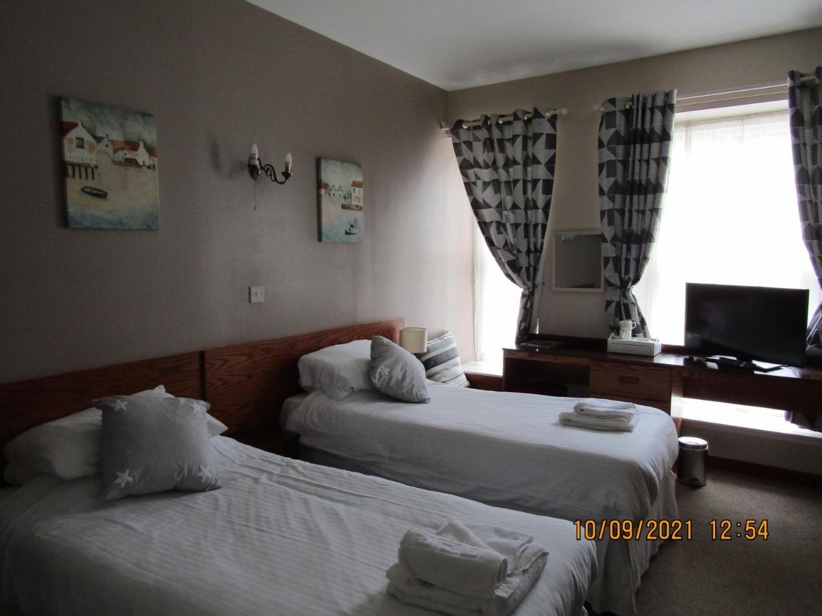 Standard Twin Room - Photo 1