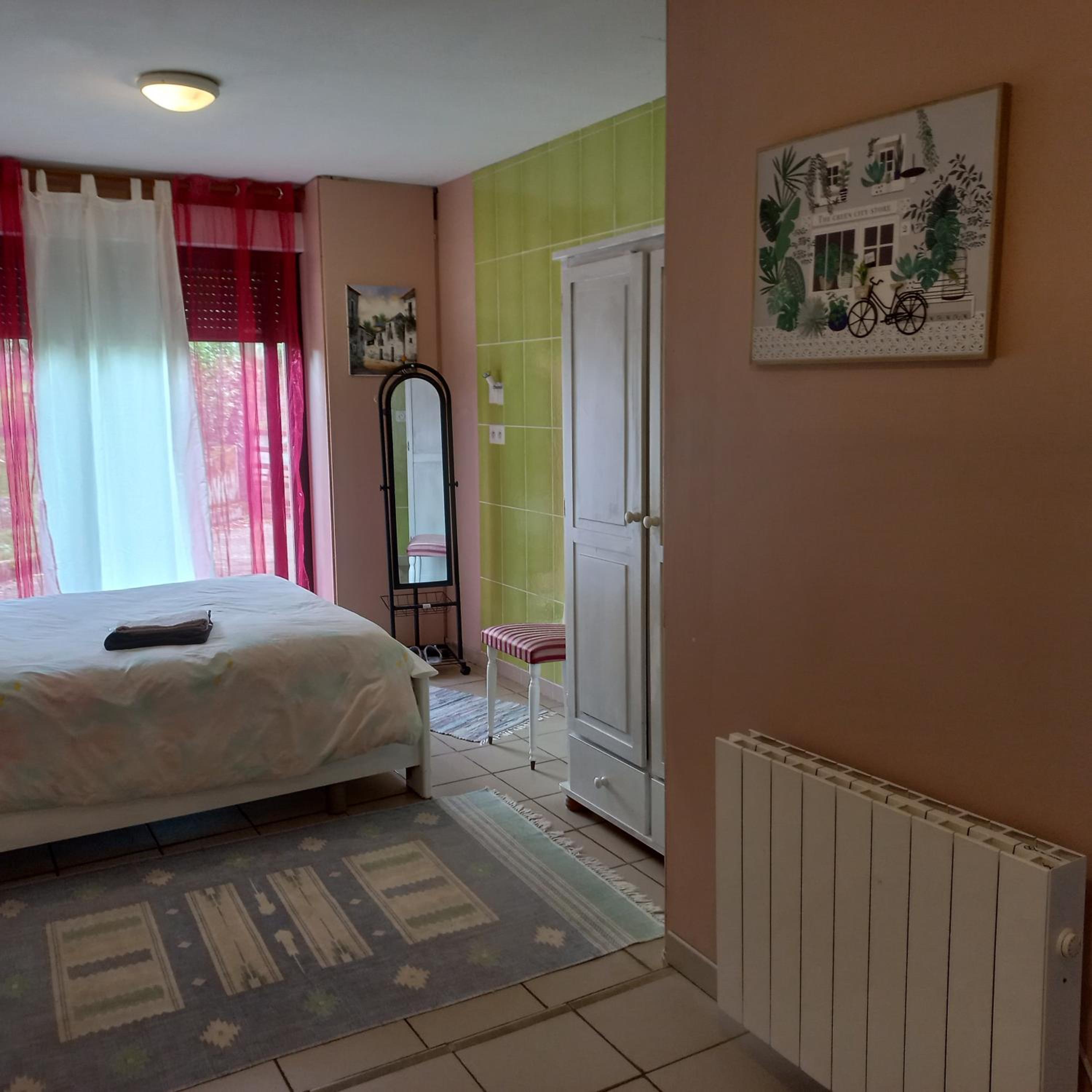 Large Double Room photo 1
