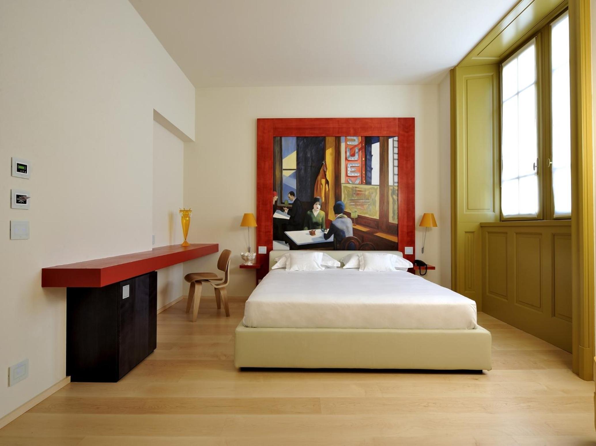 Deluxe Double or Twin Room - Photo 12