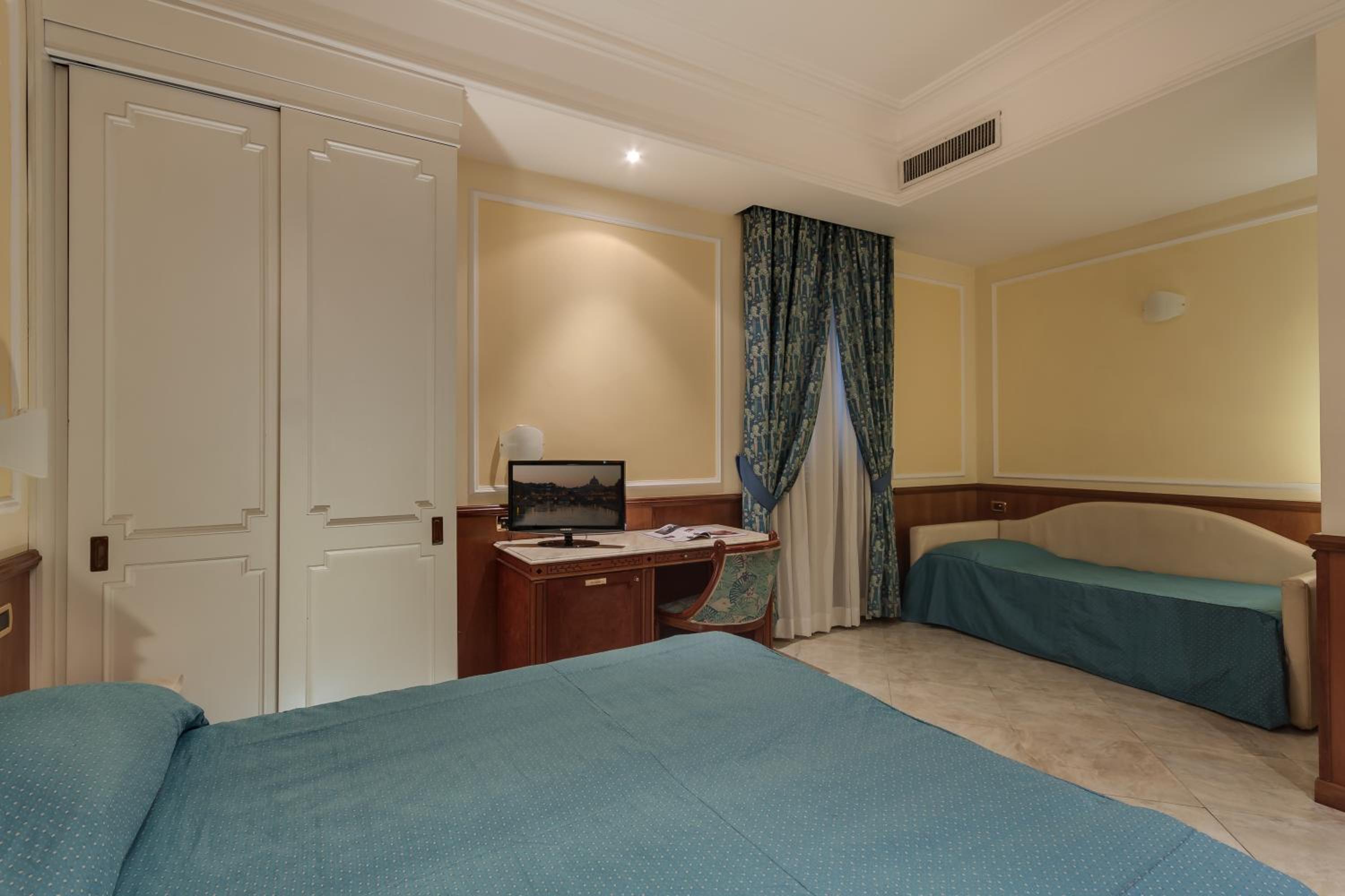 Quadruple Room photo 2