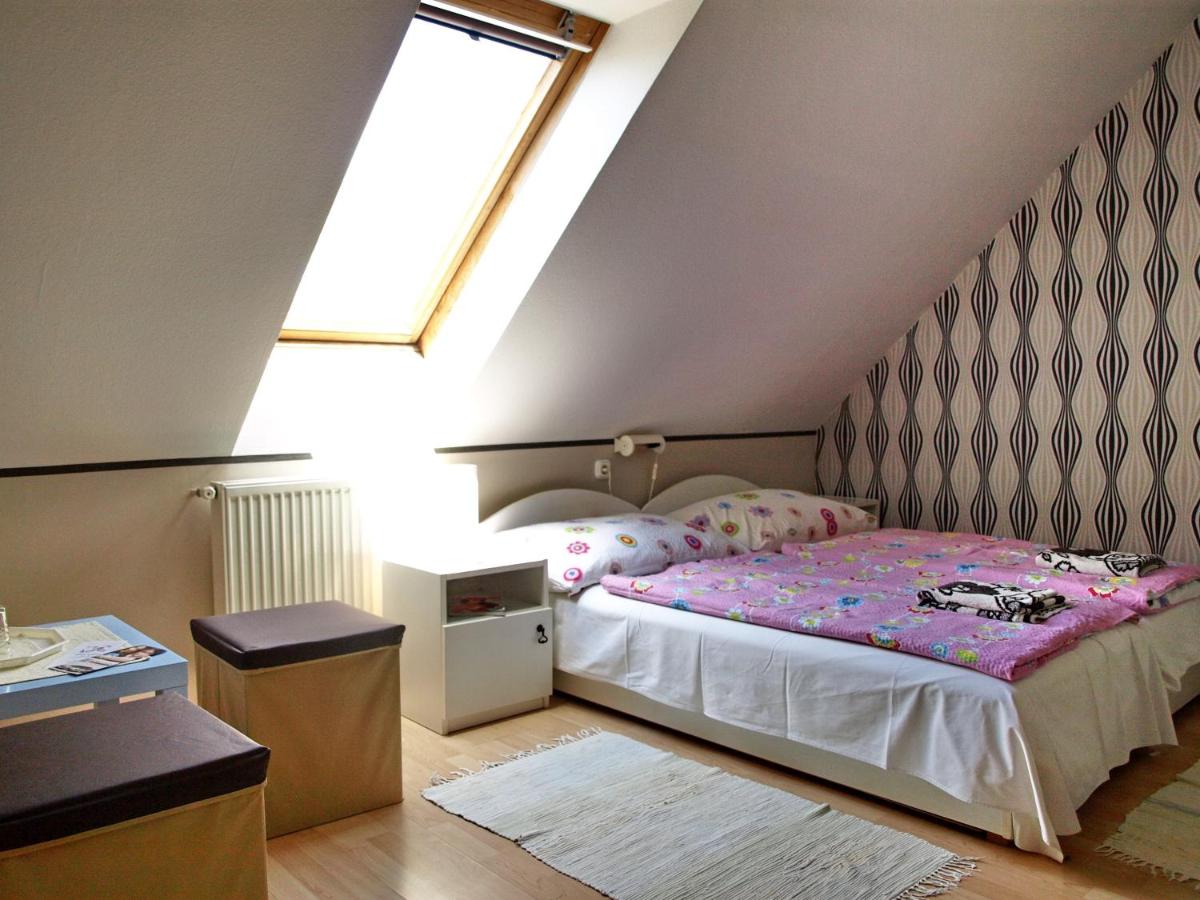 Family Room - Photo 9