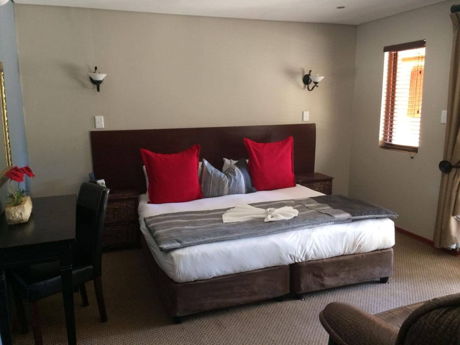 Comfort Family Room photo 2