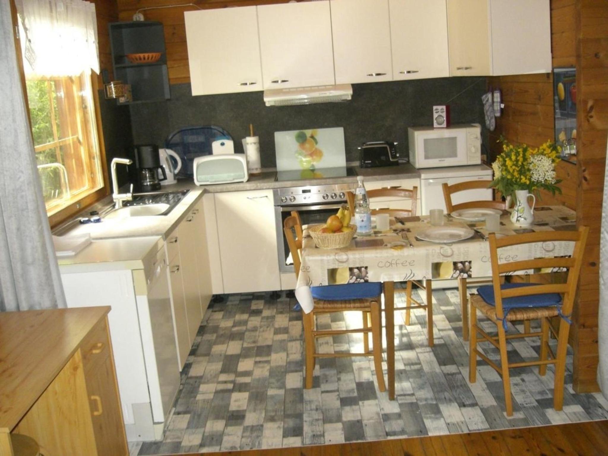 Apartment photo 2