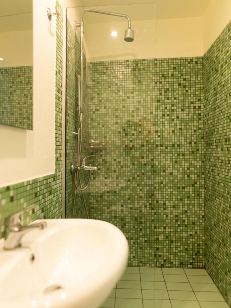 Deluxe Double Room with Balcony - Photo 5