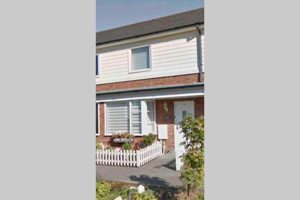 Two-Bedroom House - Photo 17