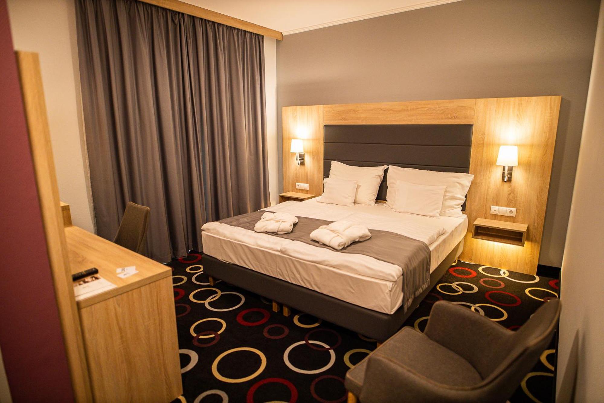 Superior Double or Twin Room - Photo 3