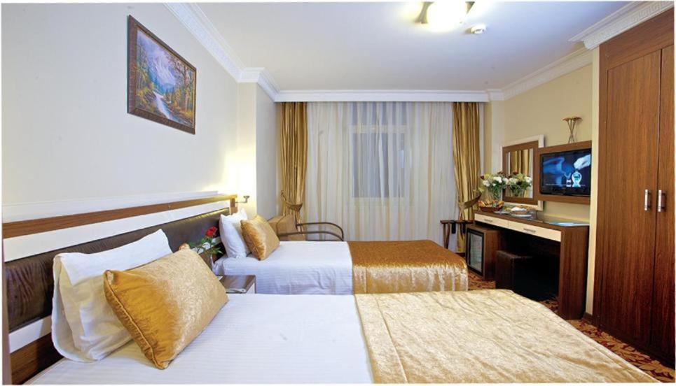 Double or Twin Room photo 3