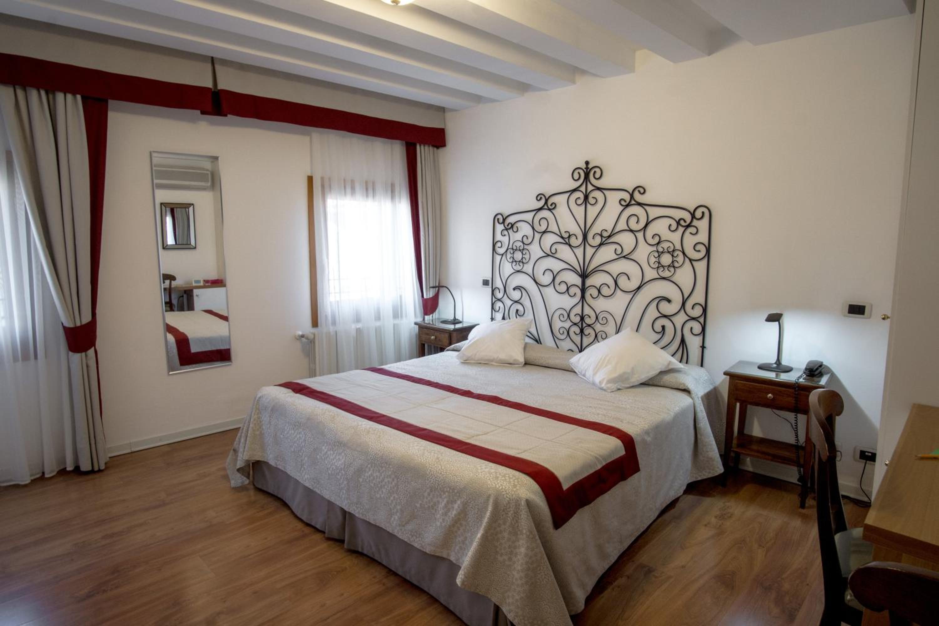Comfort Double or Twin Room photo 1