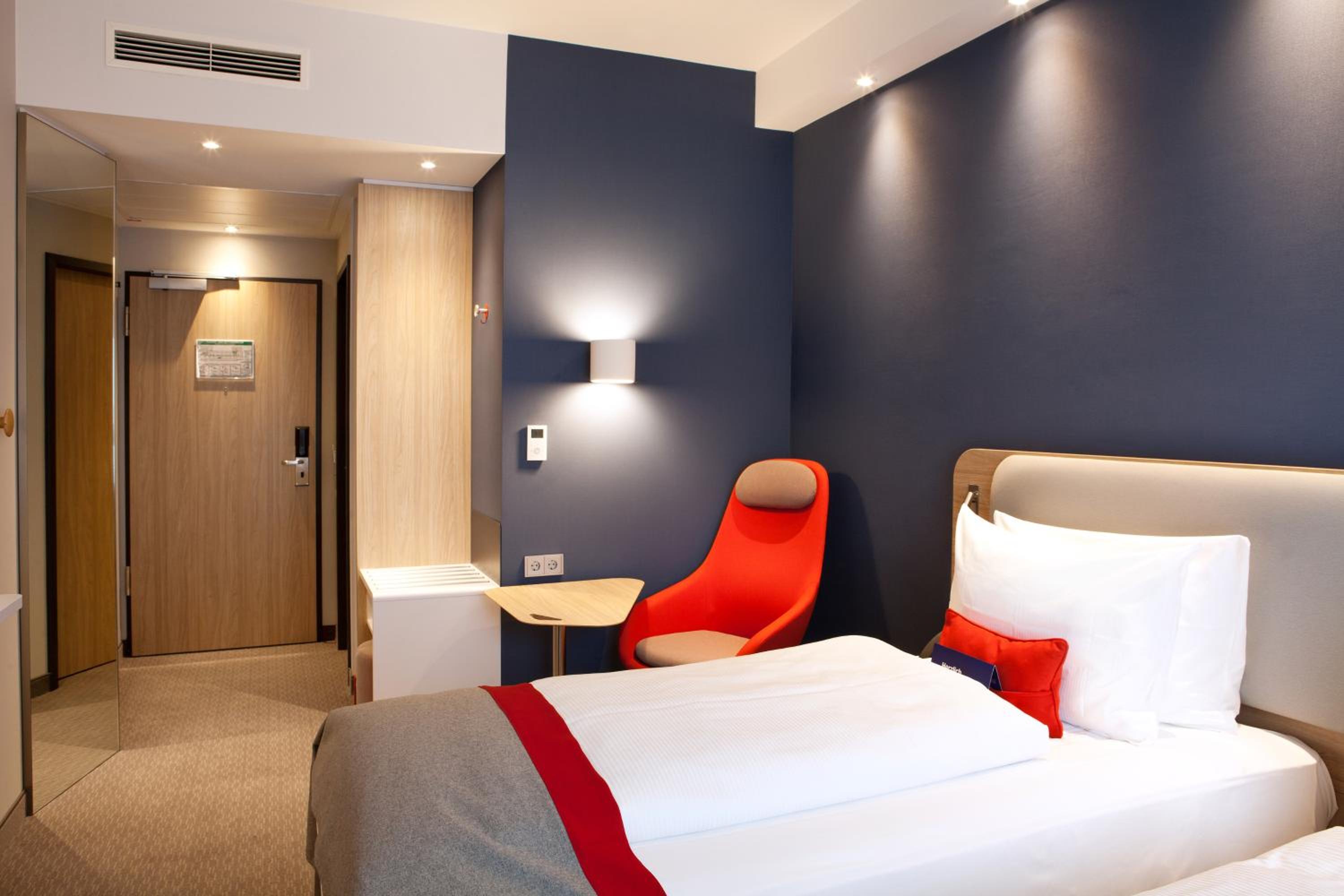 Standard Twin Room with Garden View photo 1