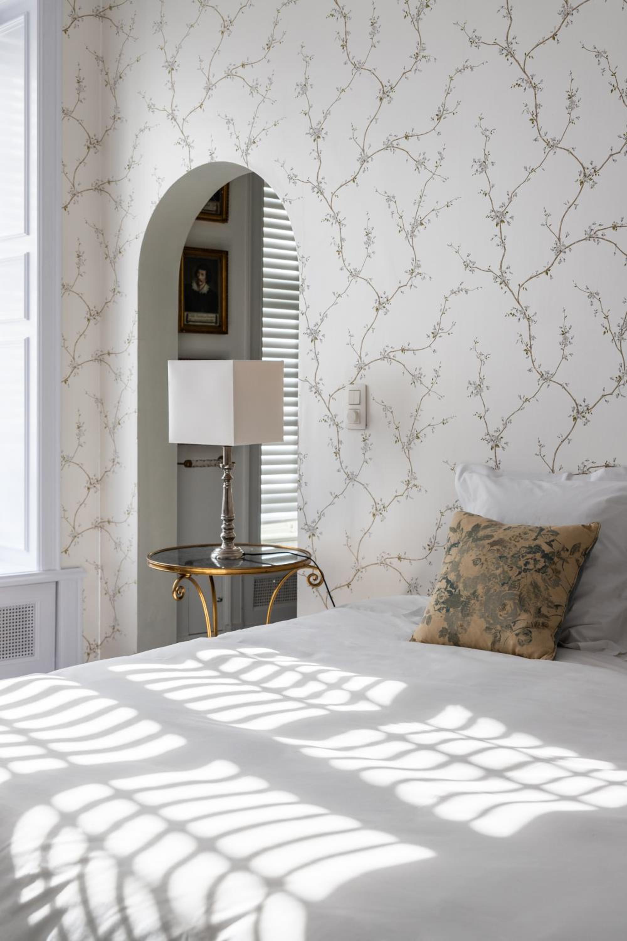 Deluxe King Room - Photo 12