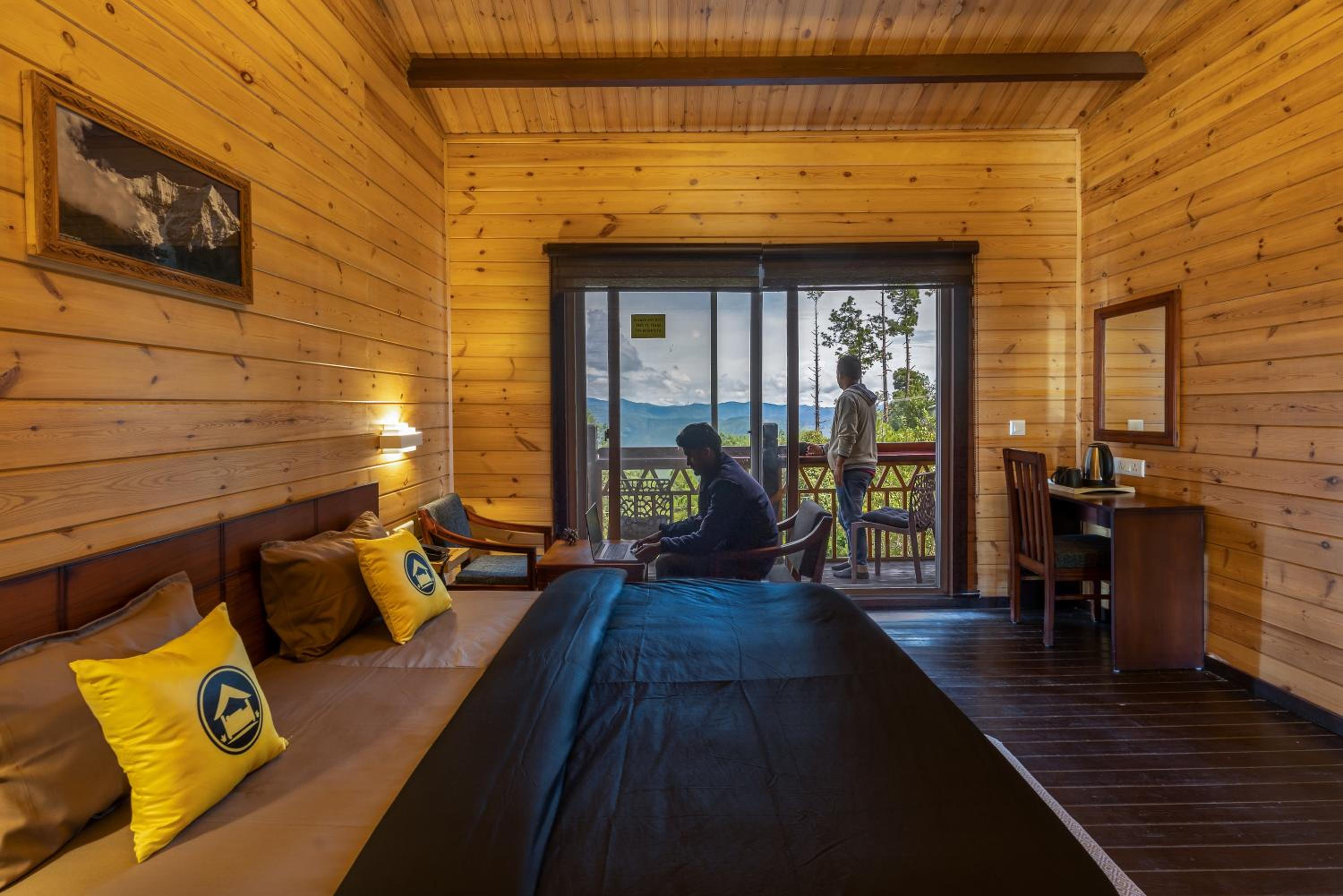 Superior Double Room with Balcony and Mountain View - Couple Friendly. - Photo 6