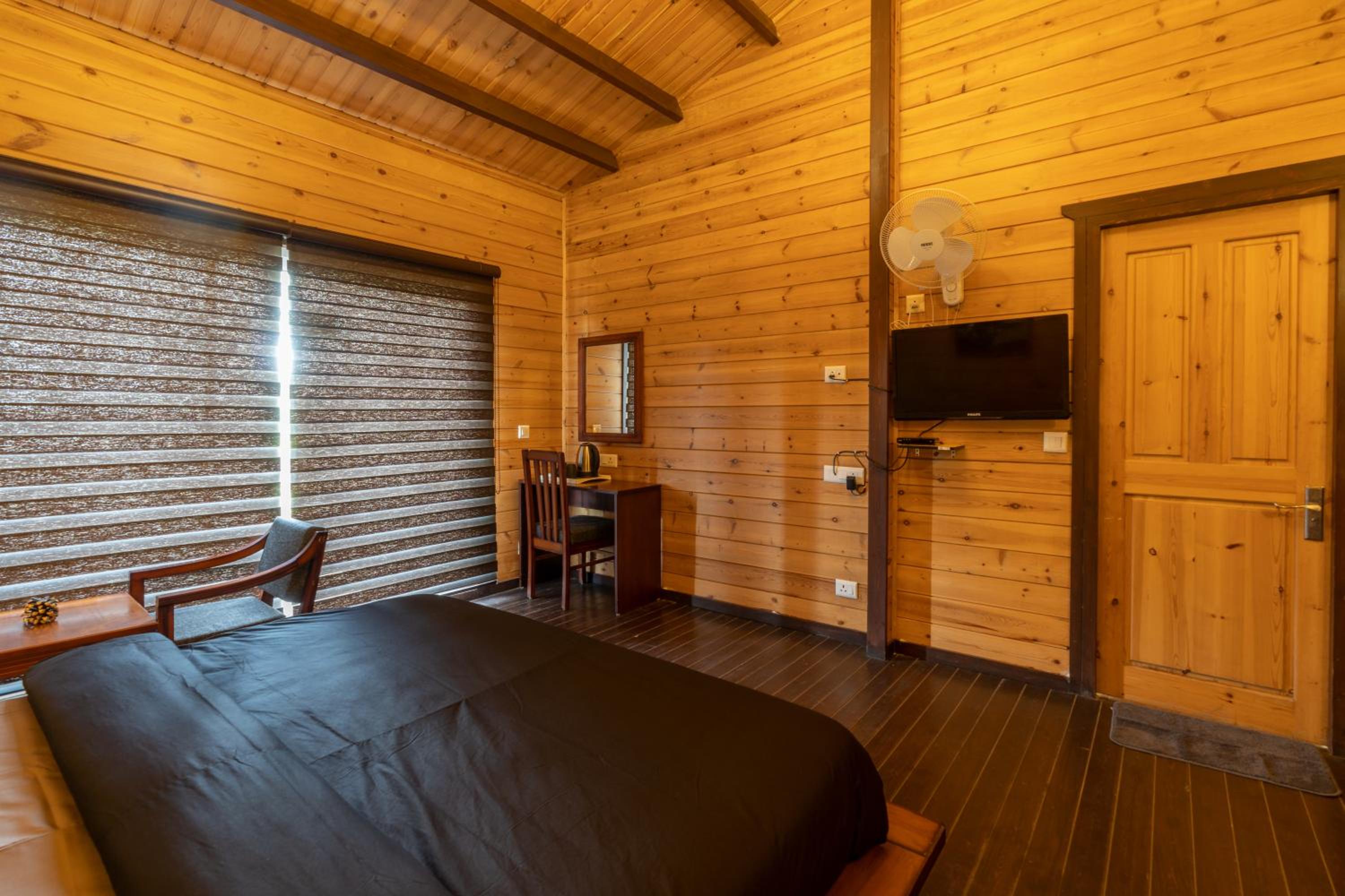 Superior Double Room with Balcony and Mountain View - Couple Friendly. - Photo 2
