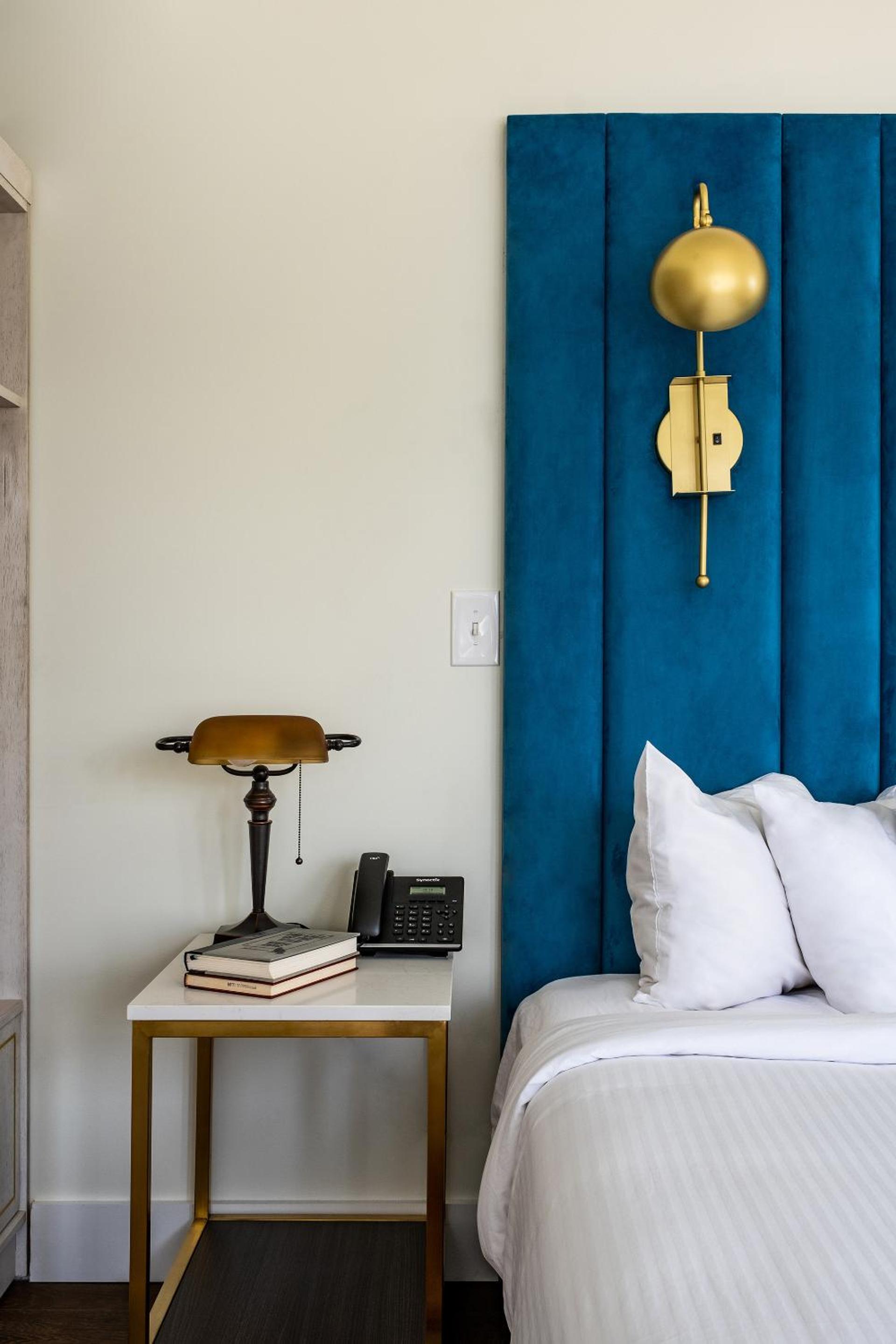 Standard King Room photo 3