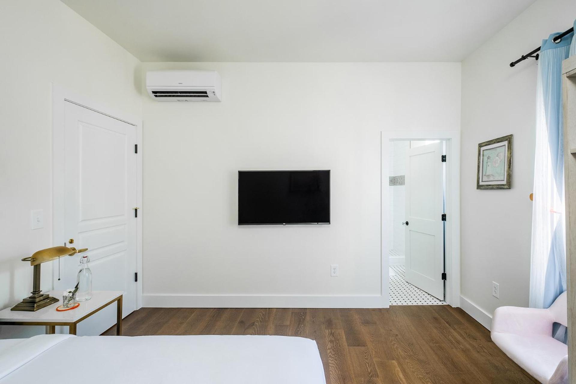Standard Queen Room photo 2