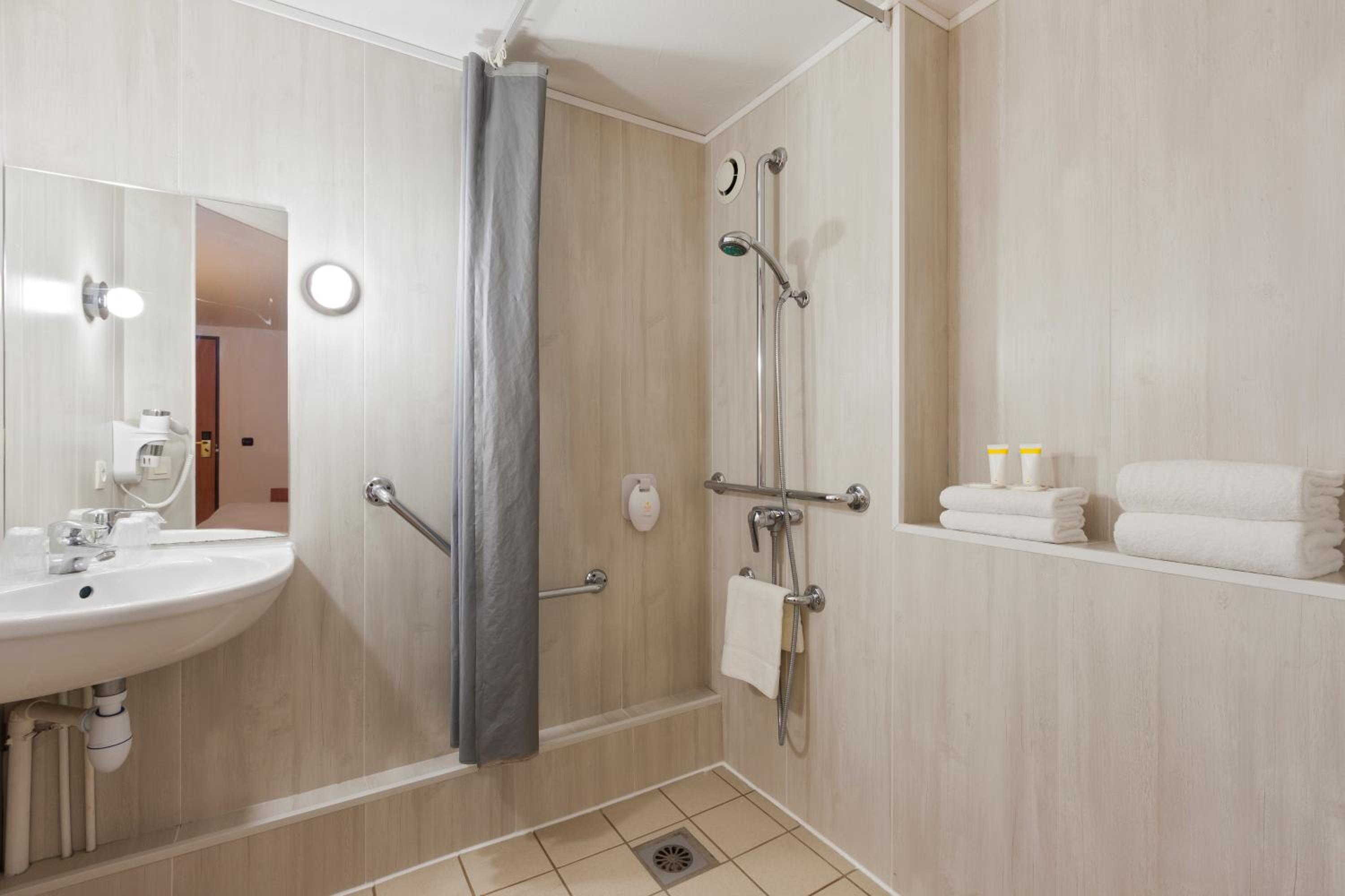 Double Room - Photo 3