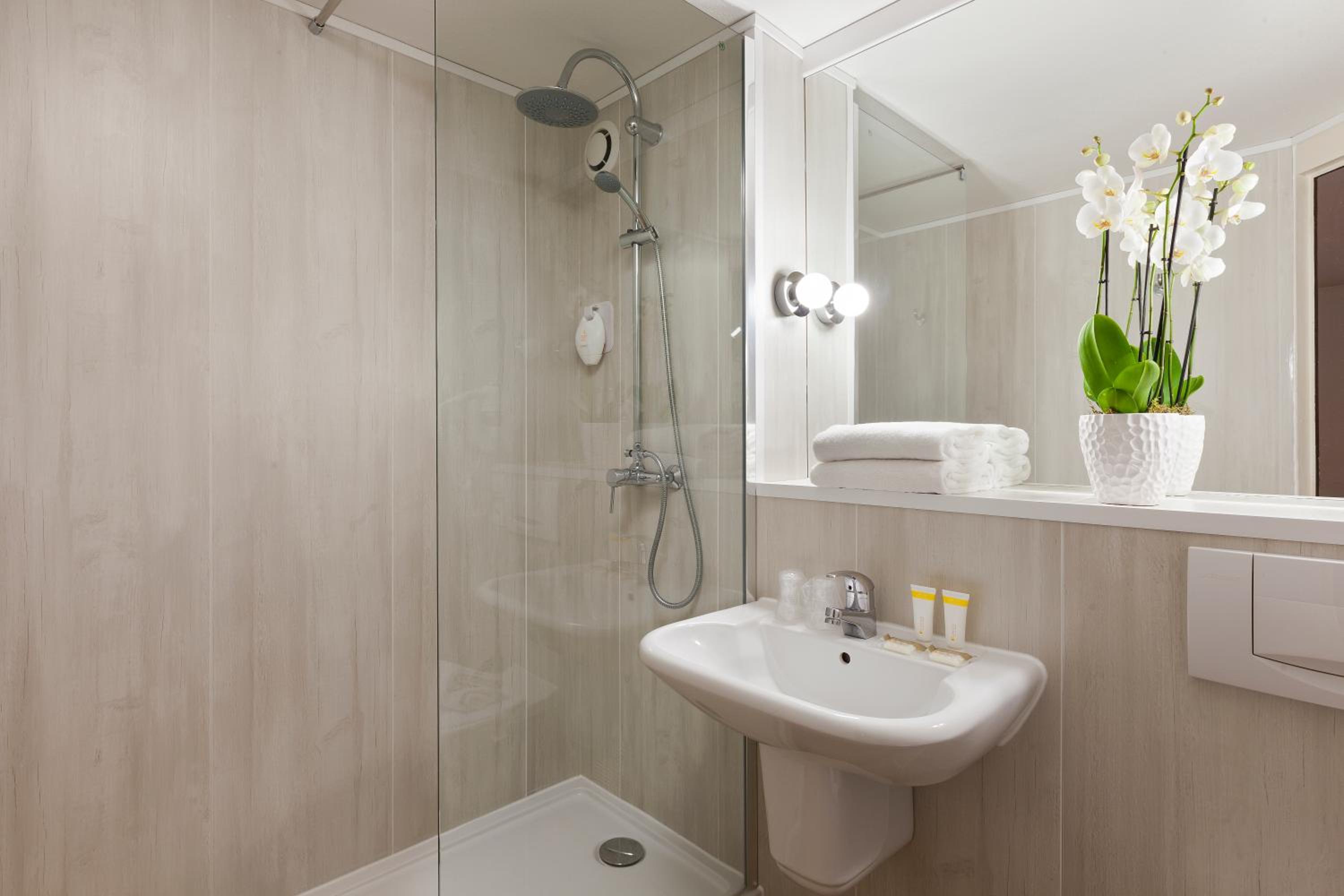 Double Room - Photo 2
