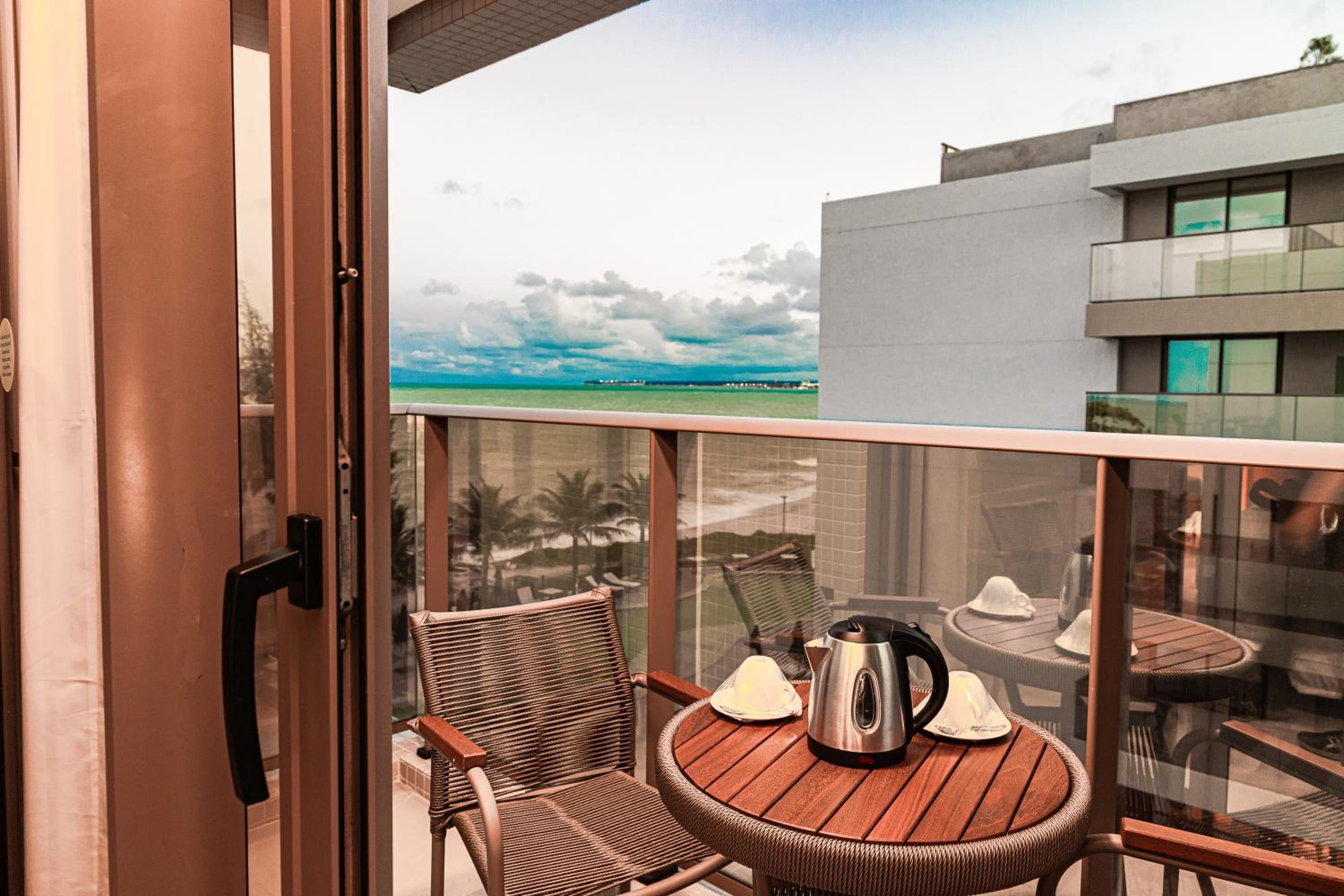 Deluxe Double Room with Side Sea View - Photo 2