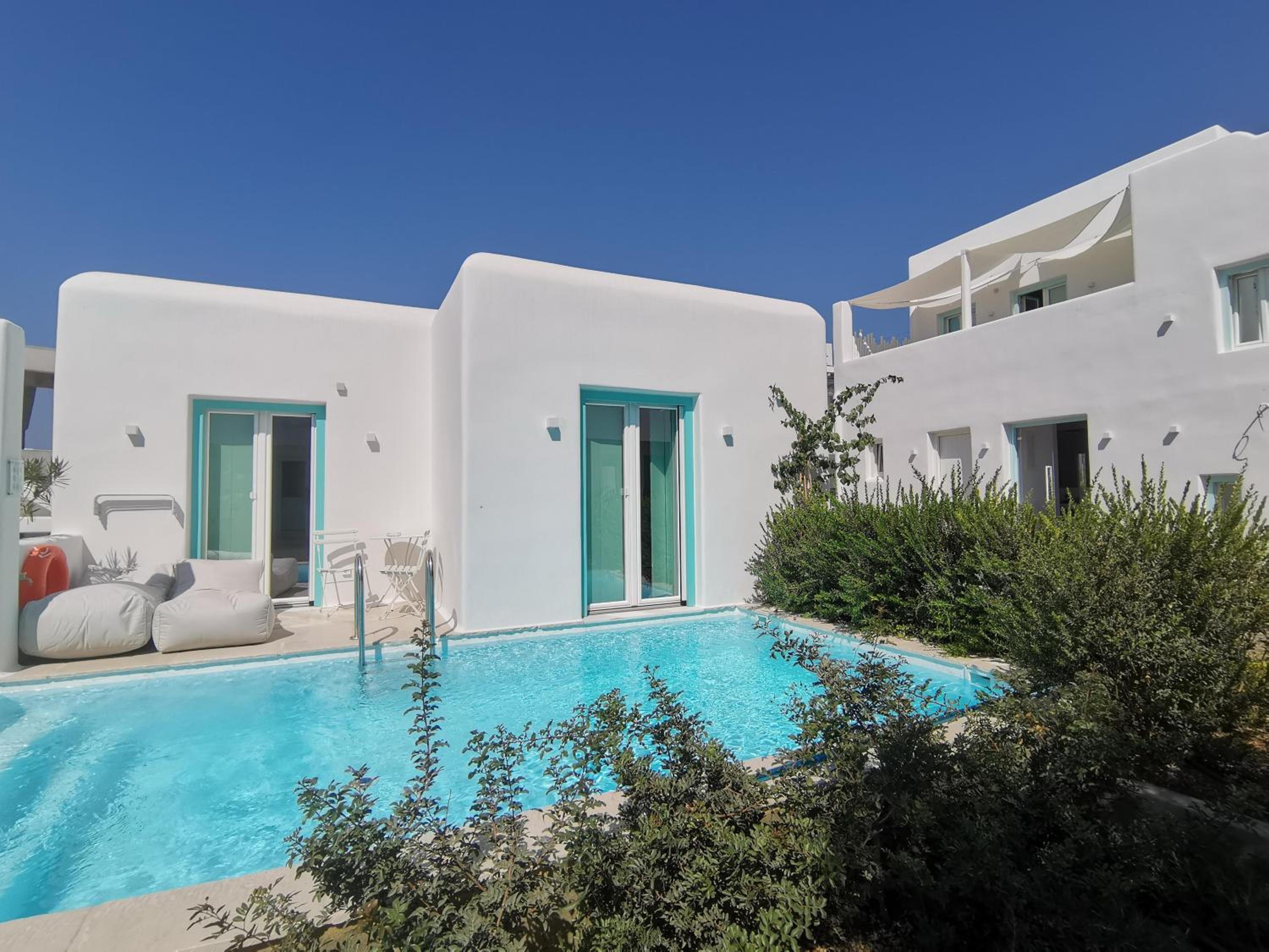 Premium Suite with Private Pool - Photo 11