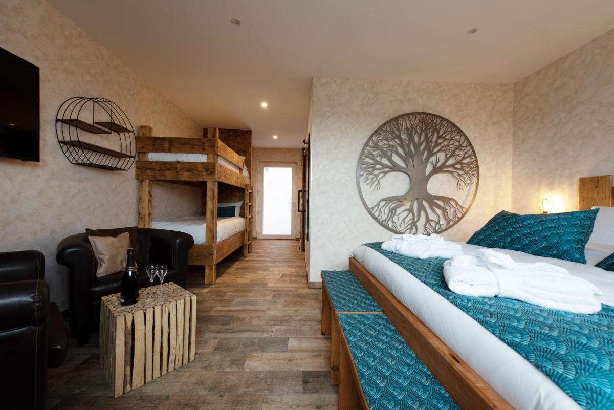 Suite with Mountain View photo 1