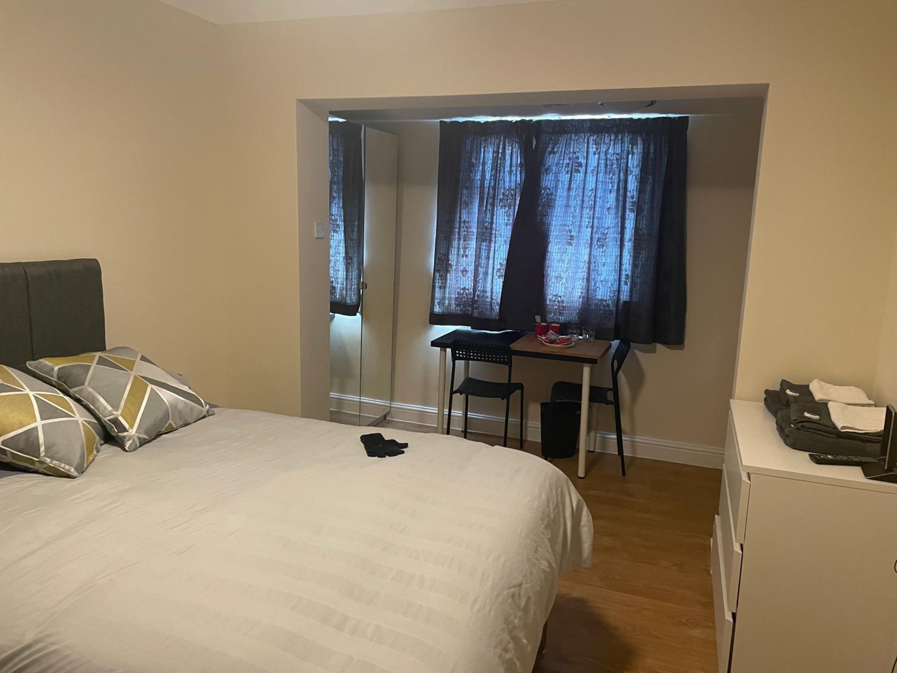 Budget Double Room photo 2
