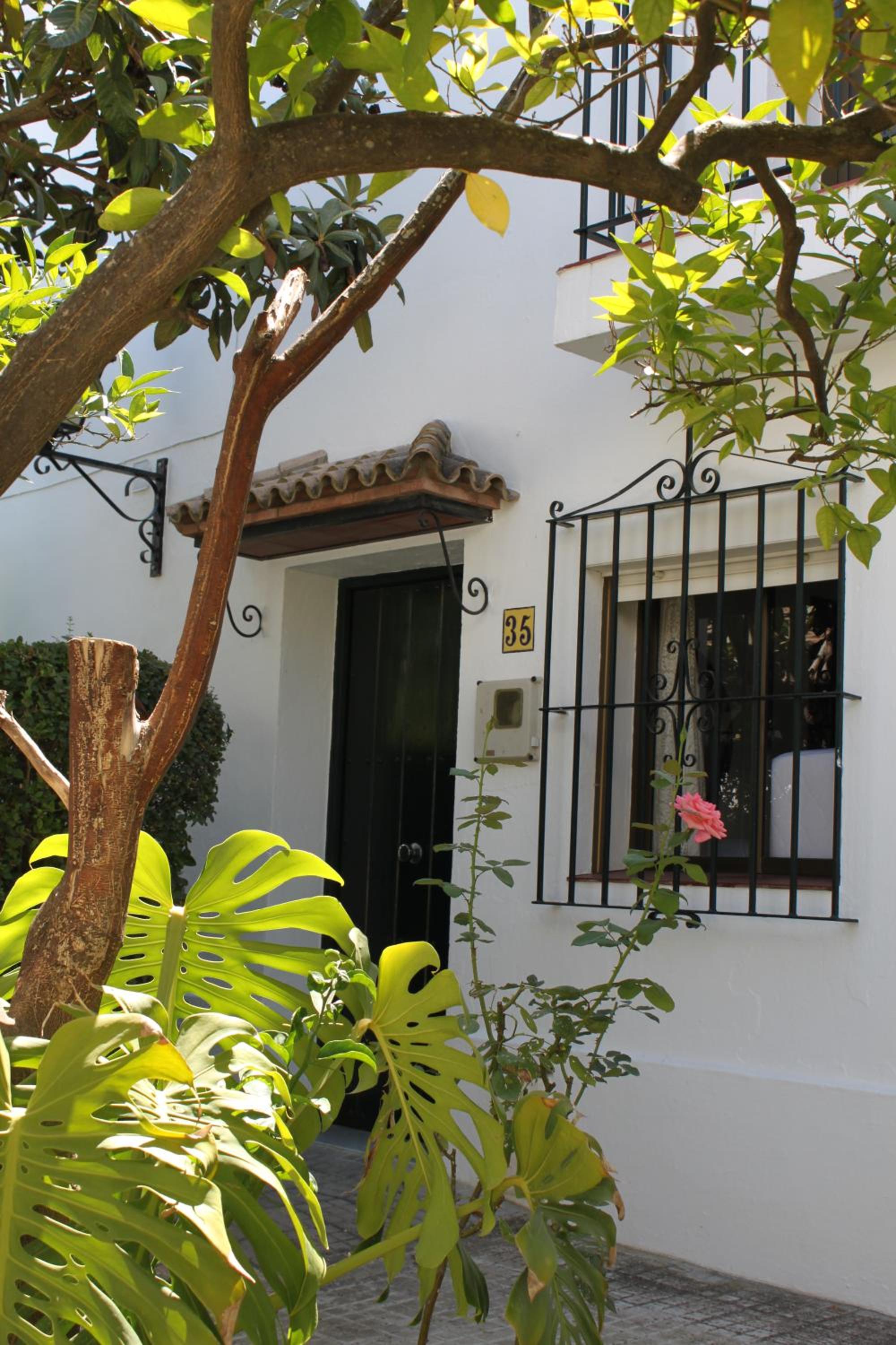 Four-Bedroom House photo 2