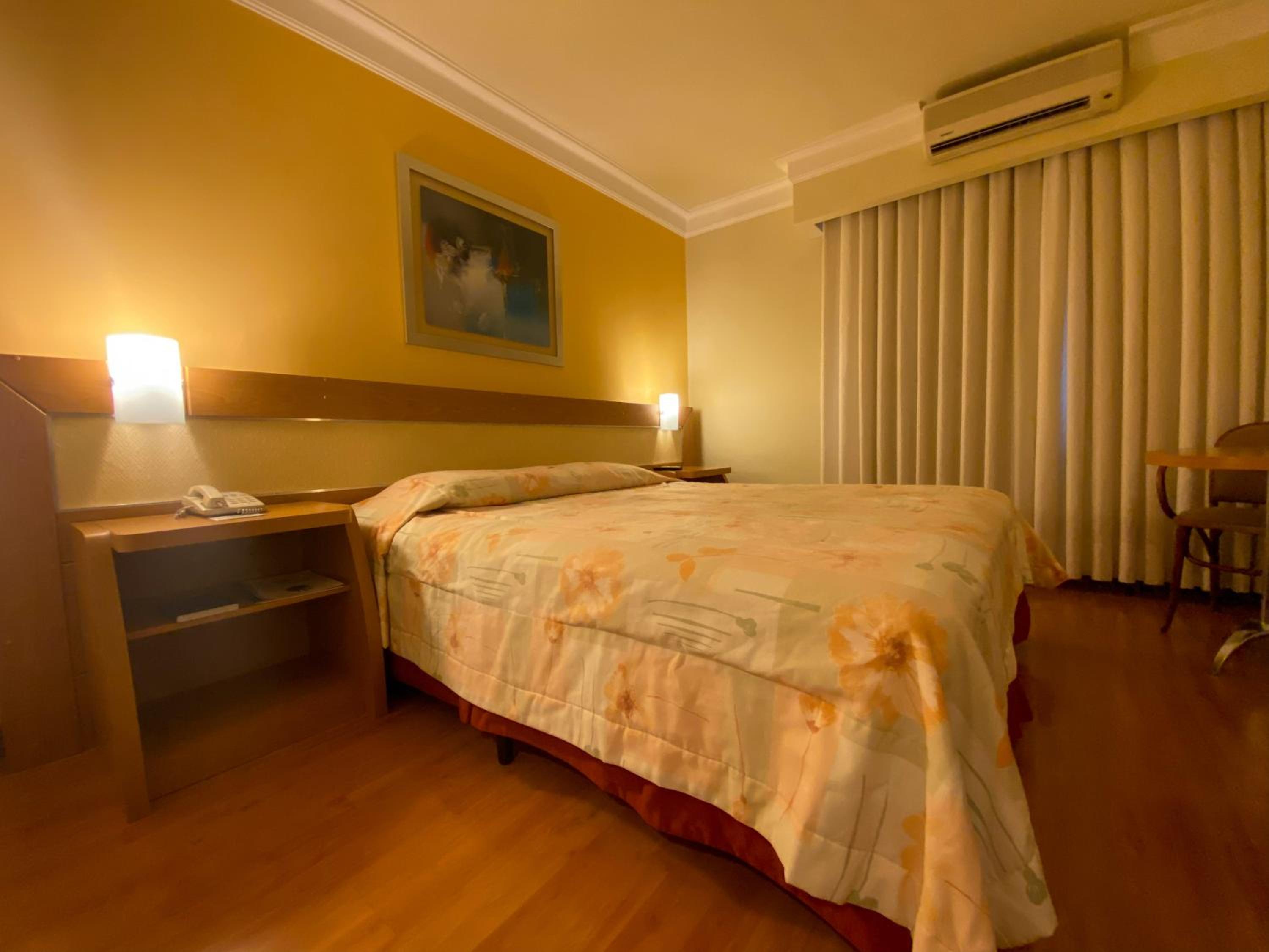 Standard Queen Room photo 3