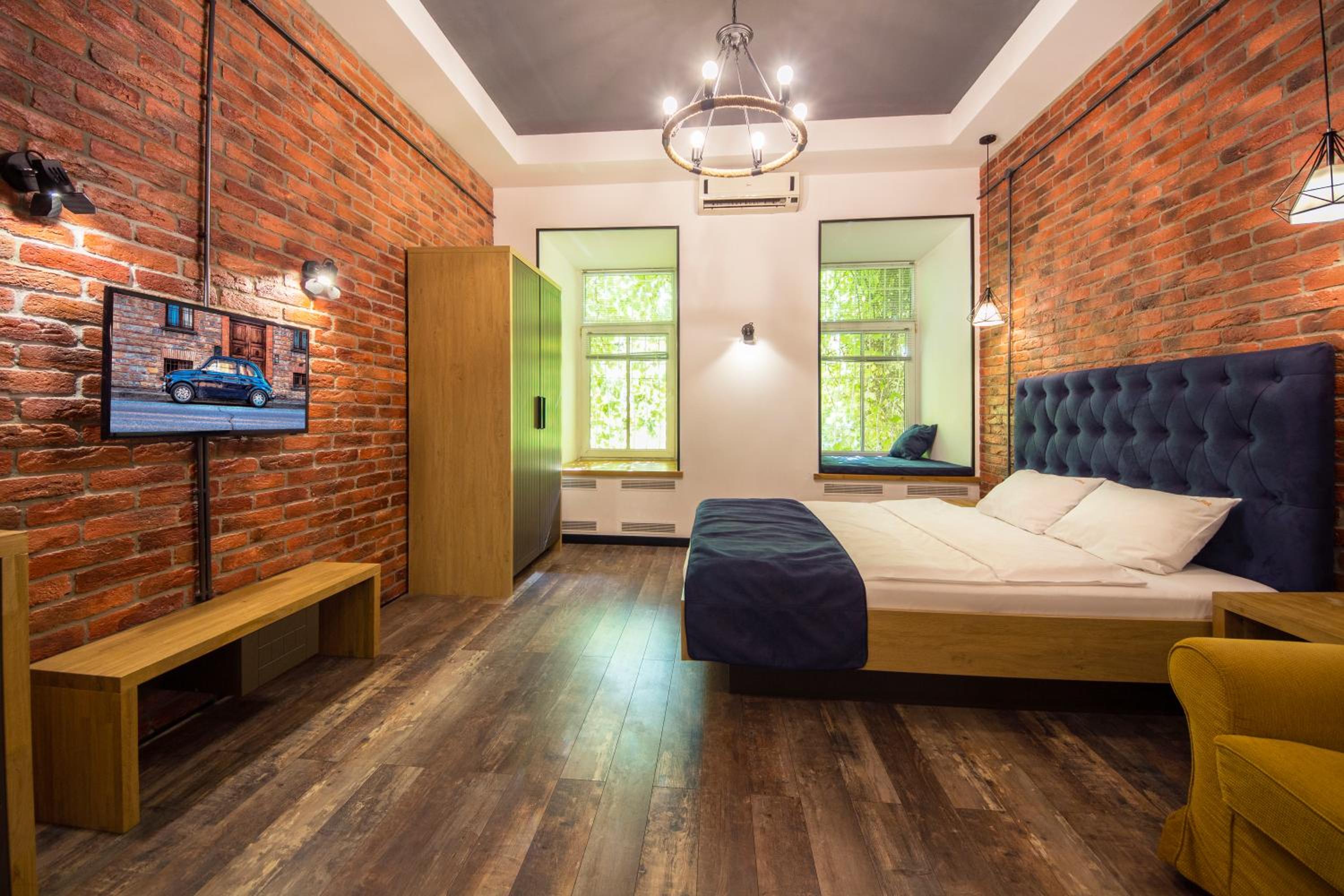 Loft Studio Apartment - Desyatynnyi Ln., 7