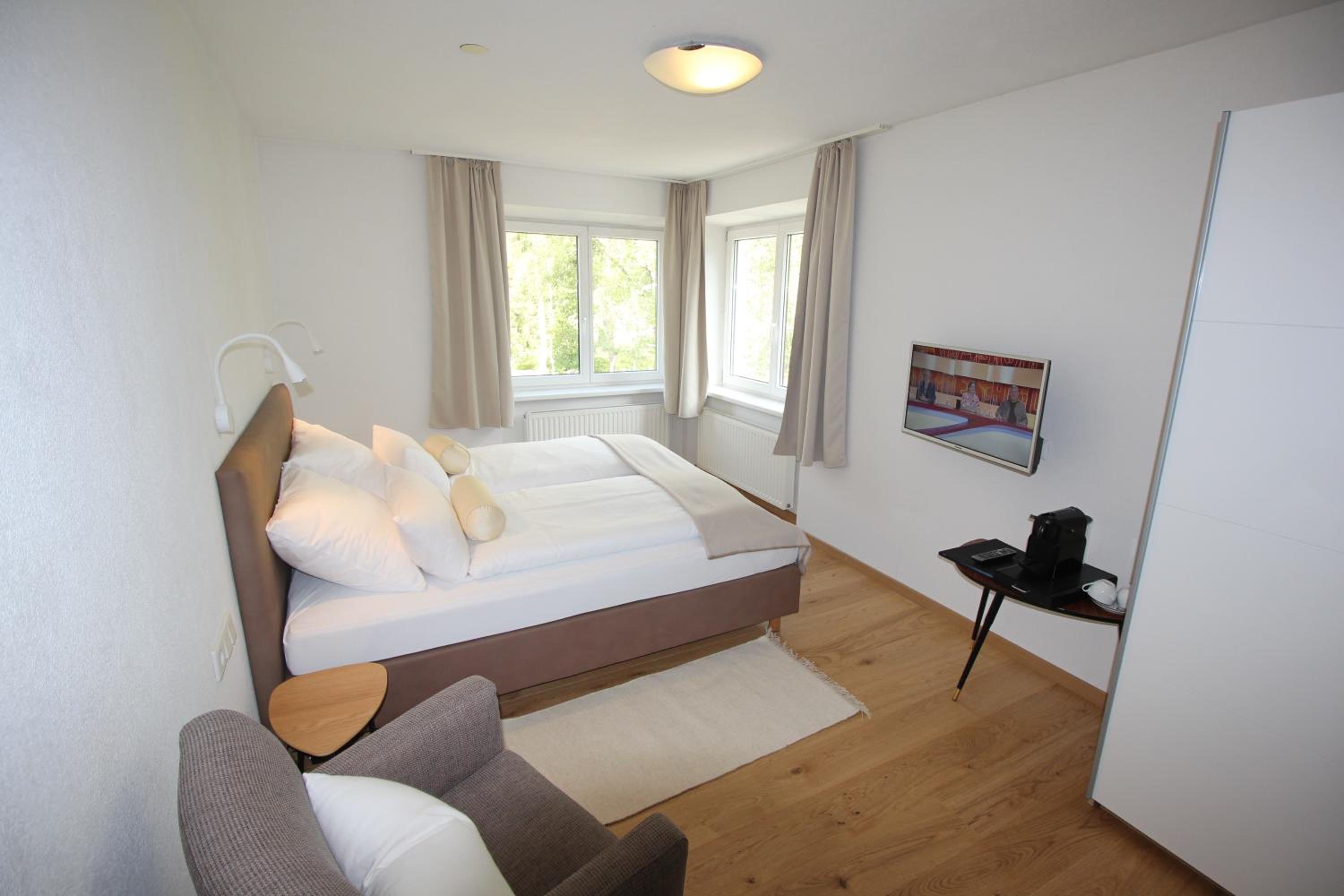 Standard Double Room - Photo 4