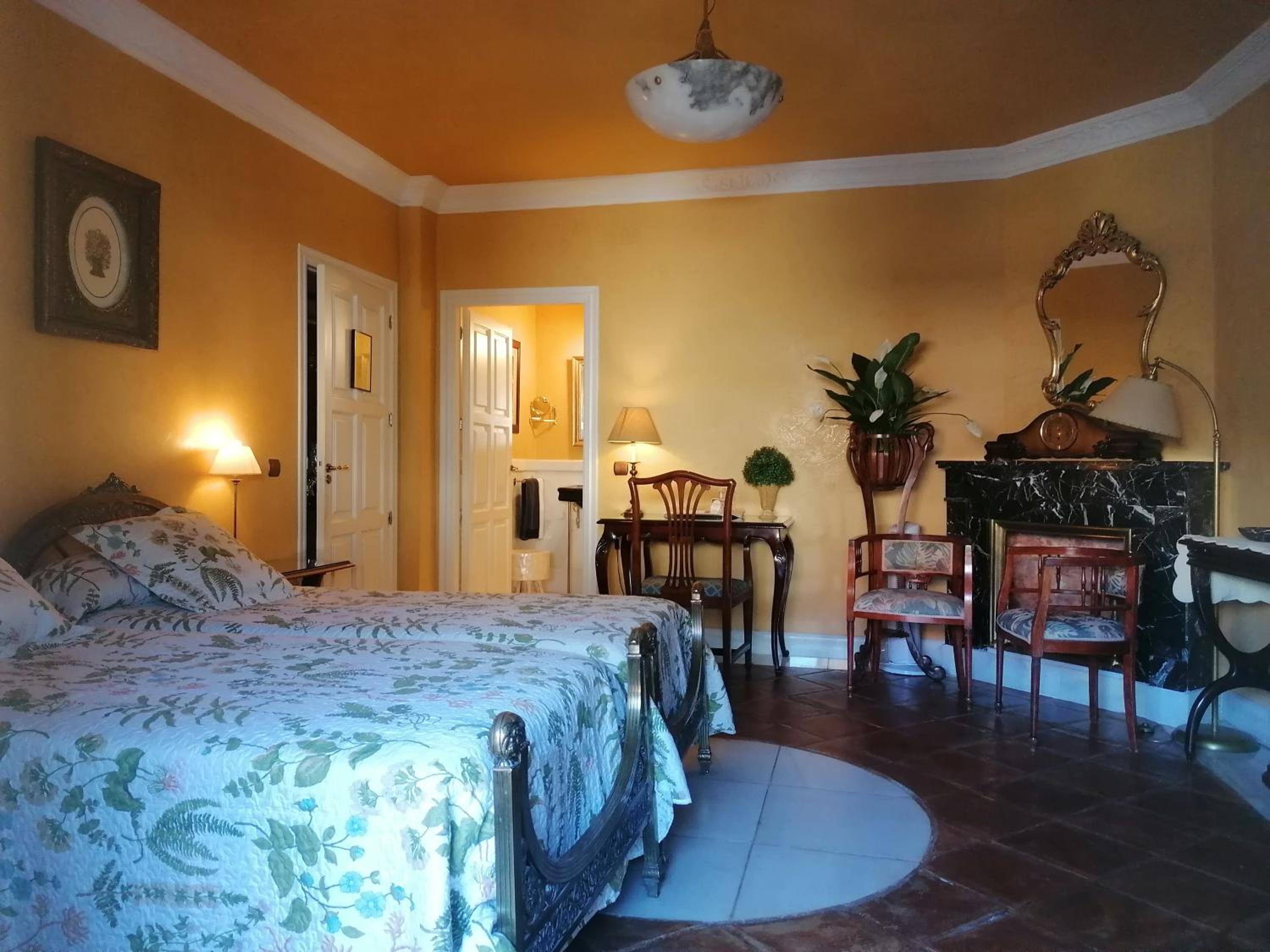 Habitación Doble con Baño Privado