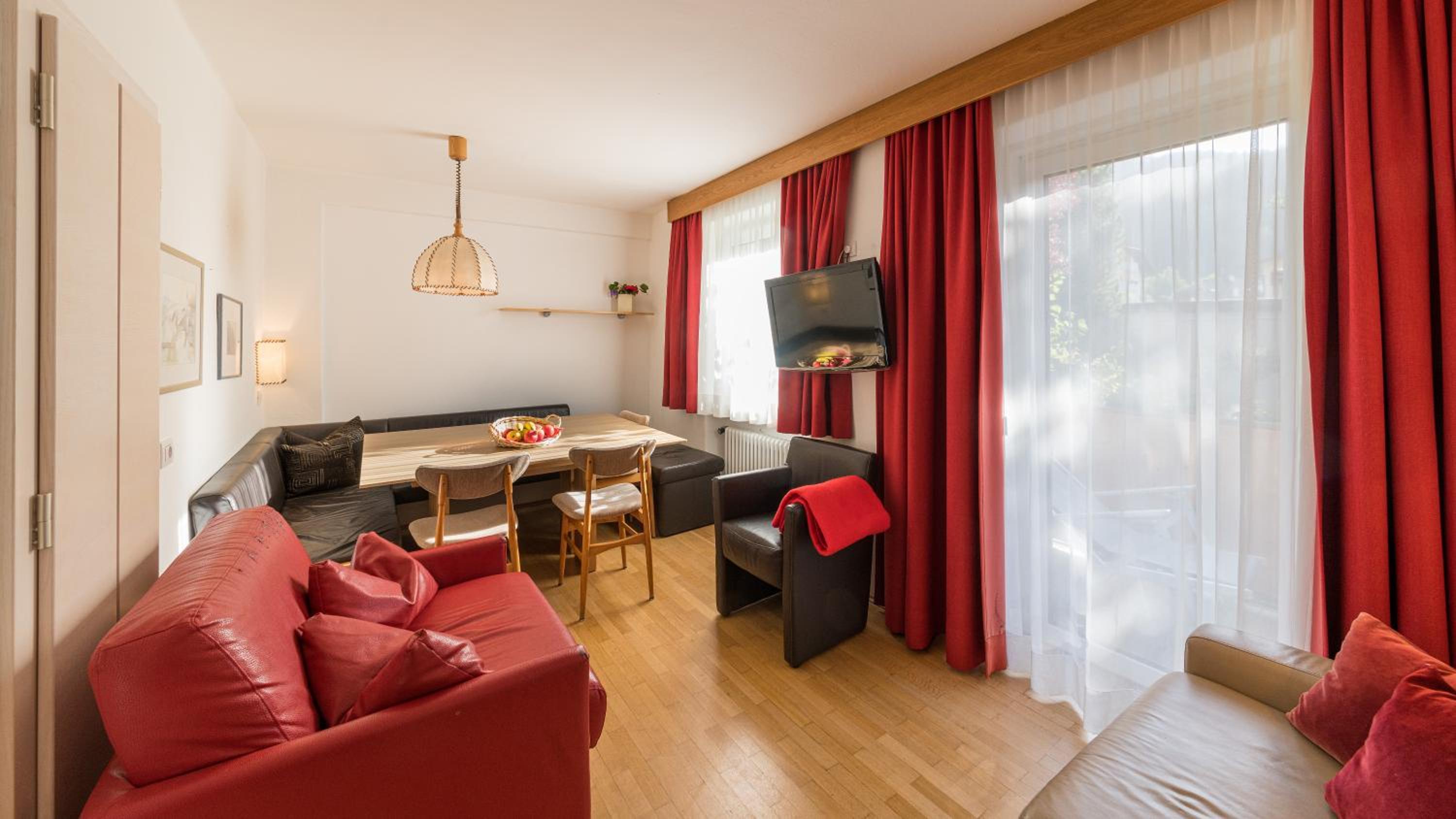 Three-Bedroom Apartment photo 1