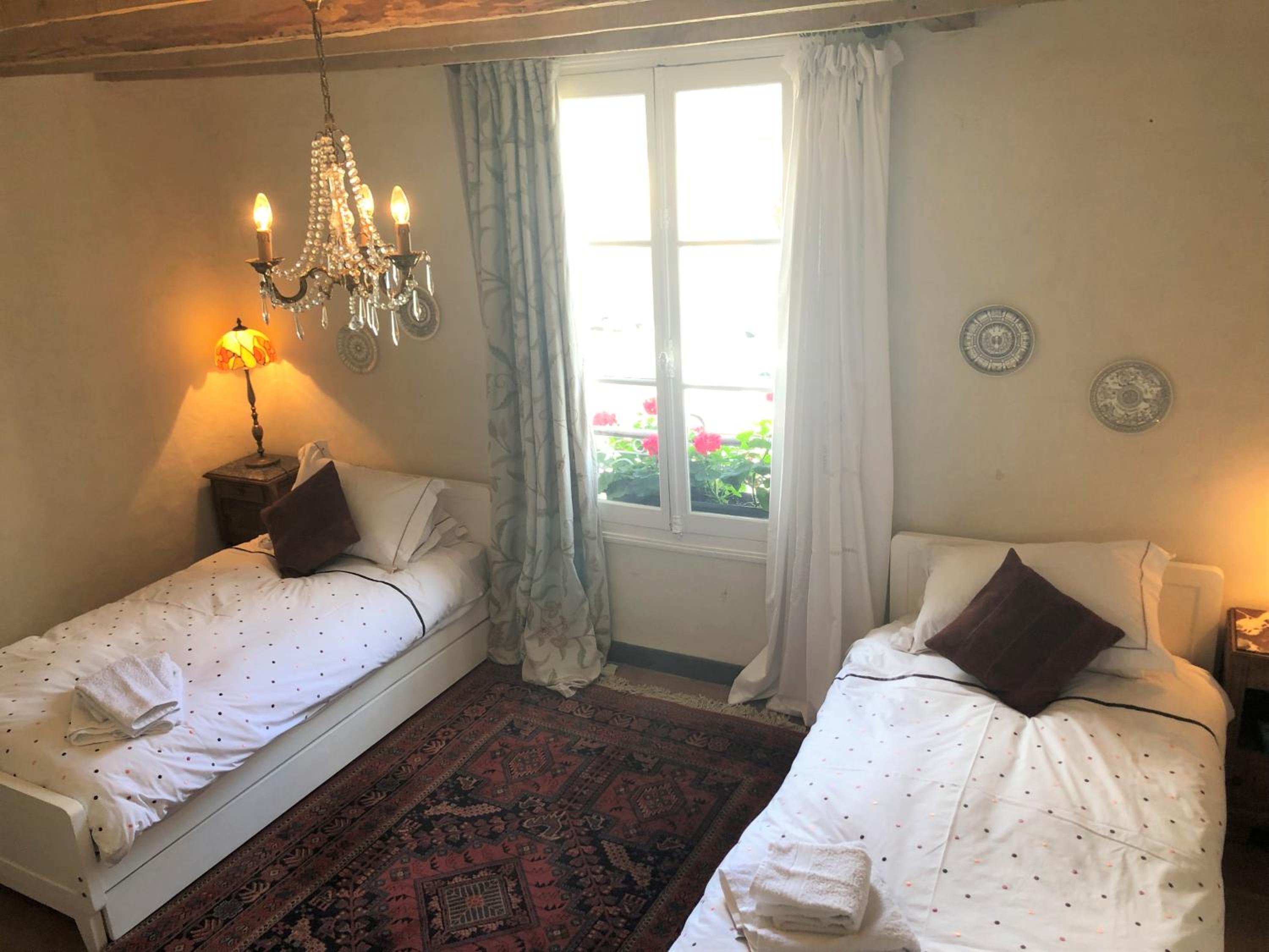 Large Twin Room photo 1
