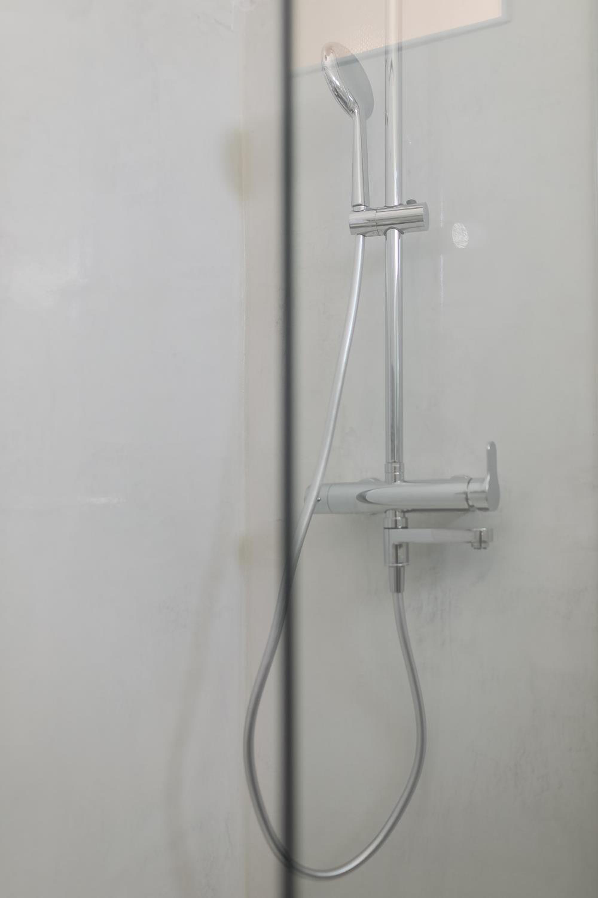 One-Bedroom House - Photo 18