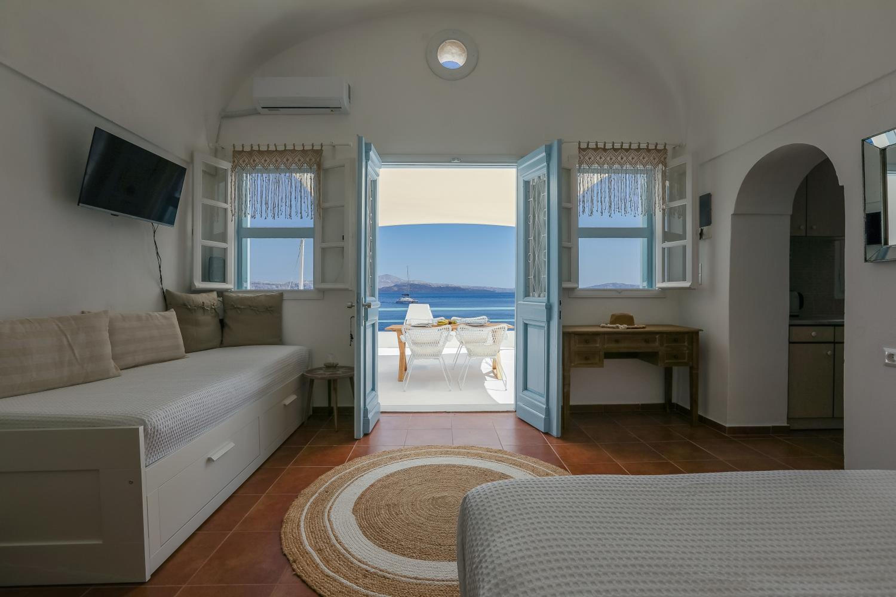 One-Bedroom House - Photo 4