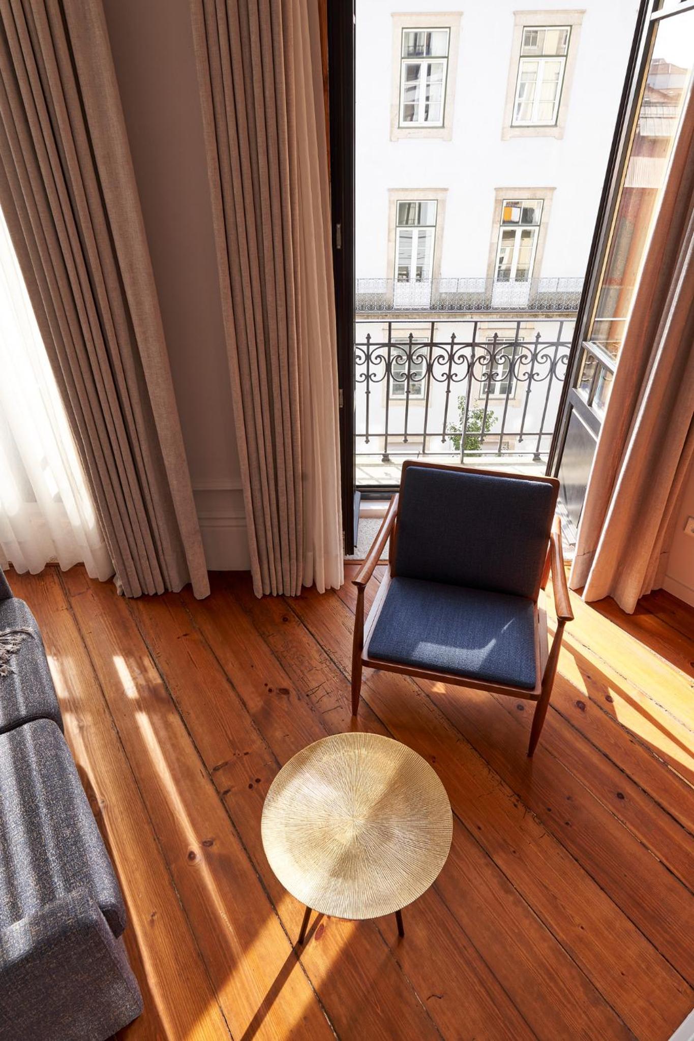 Double Room with Balcony - Photo 2