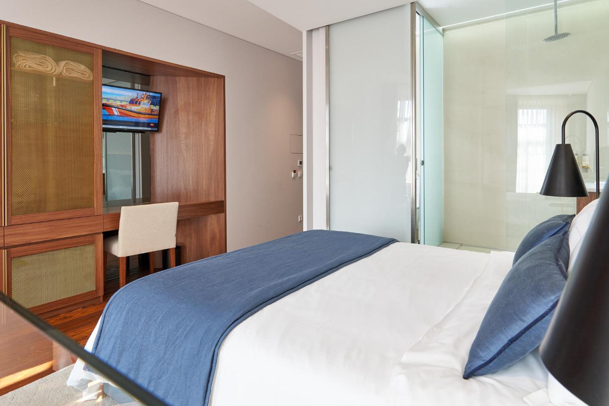 Double Room with Balcony - Photo 12