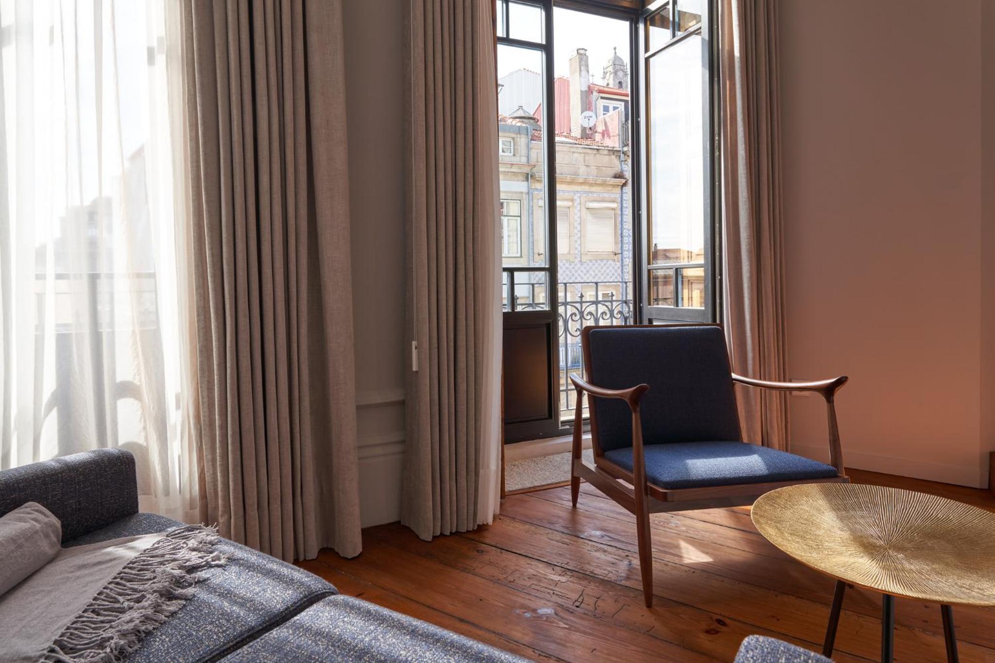 Double Room with Balcony - Photo 14