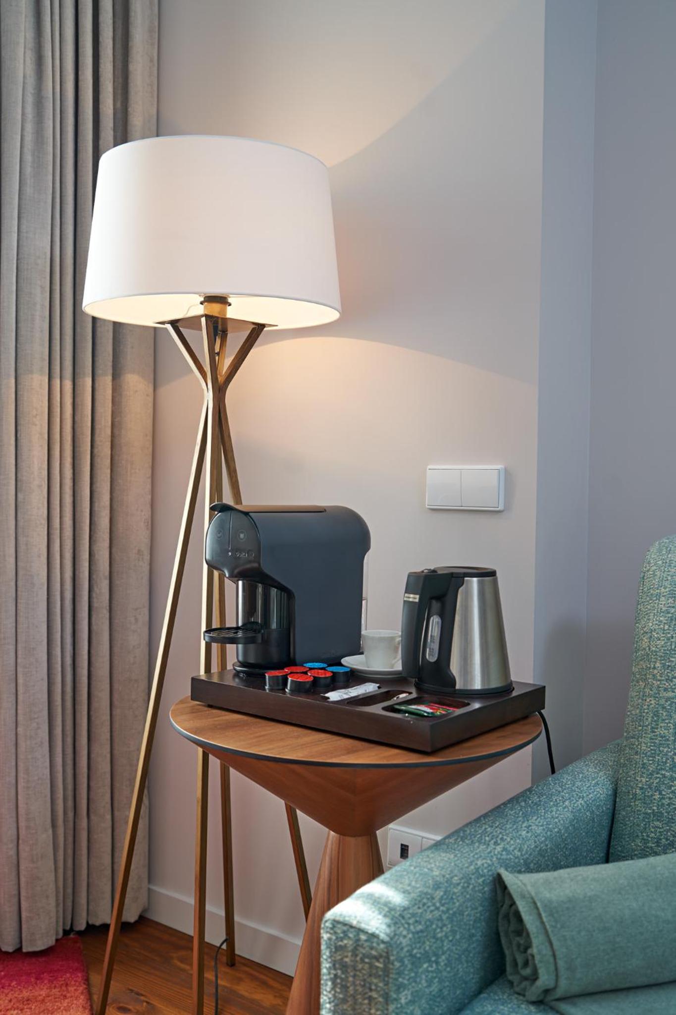 Deluxe Double Room with Balcony - Photo 17