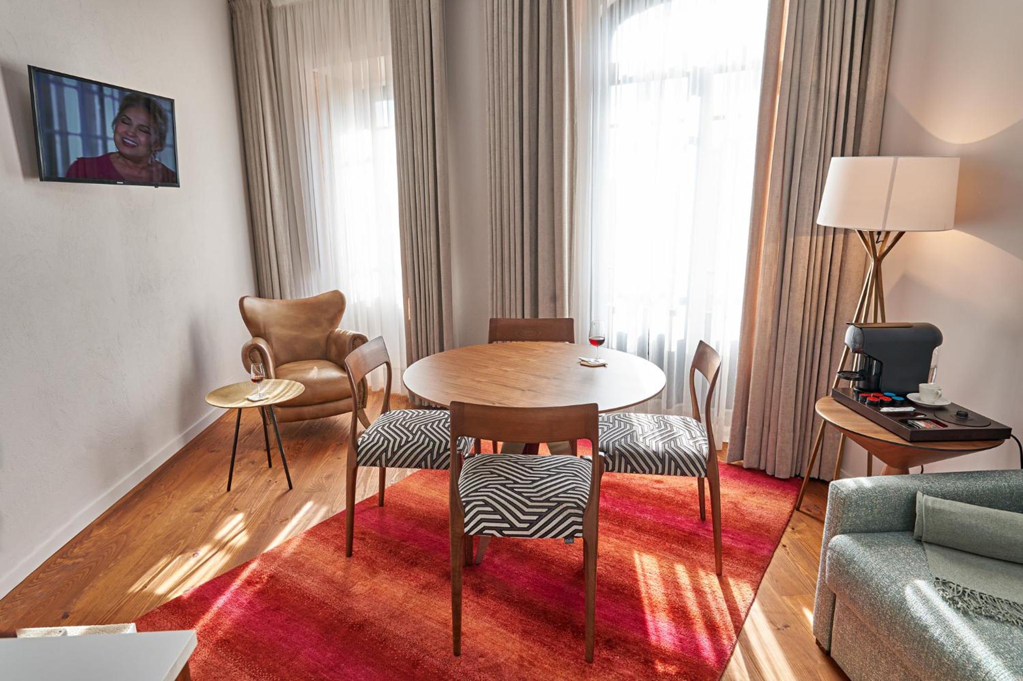 Deluxe Double Room with Balcony - Photo 2