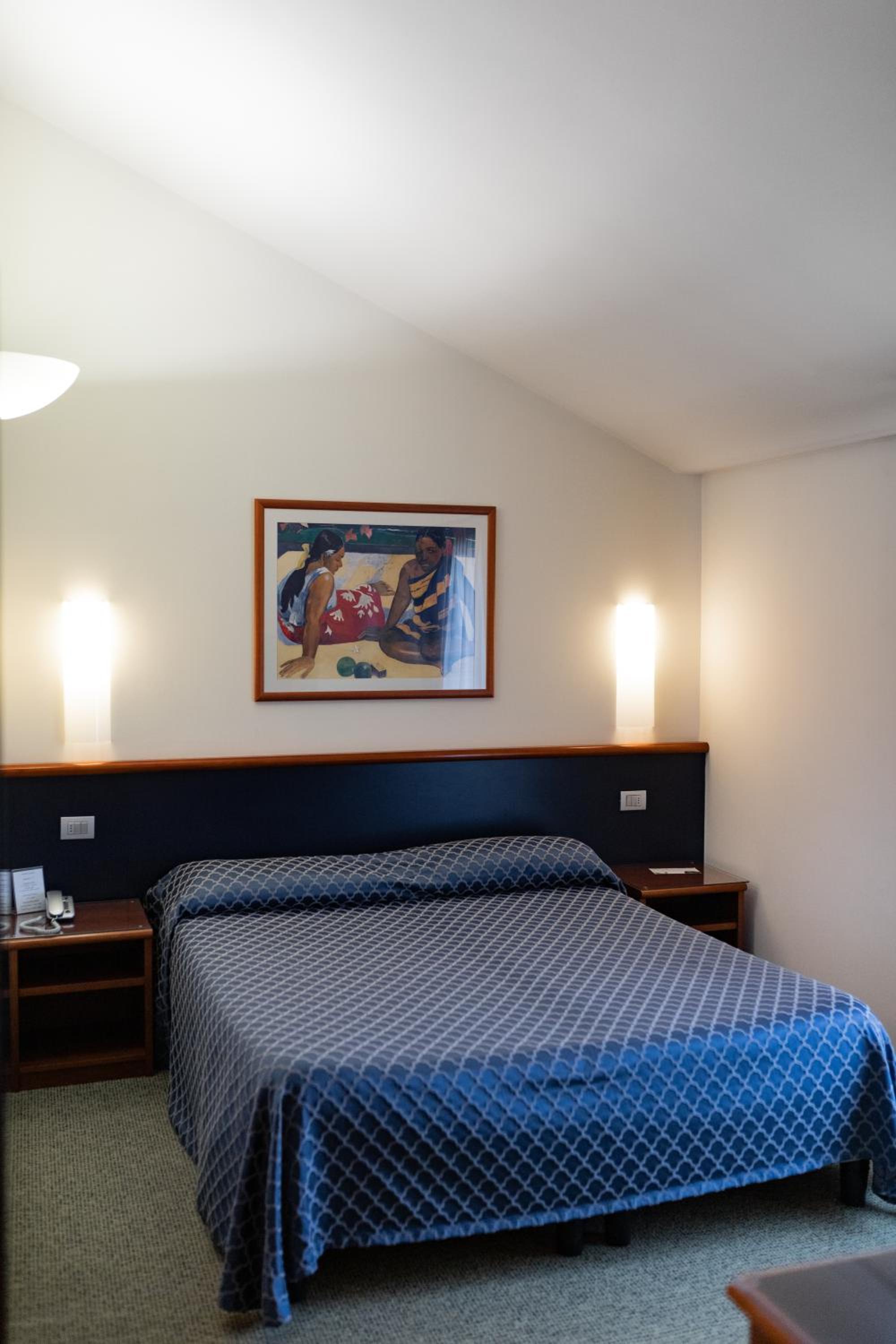 Double or Twin Room - Photo 2