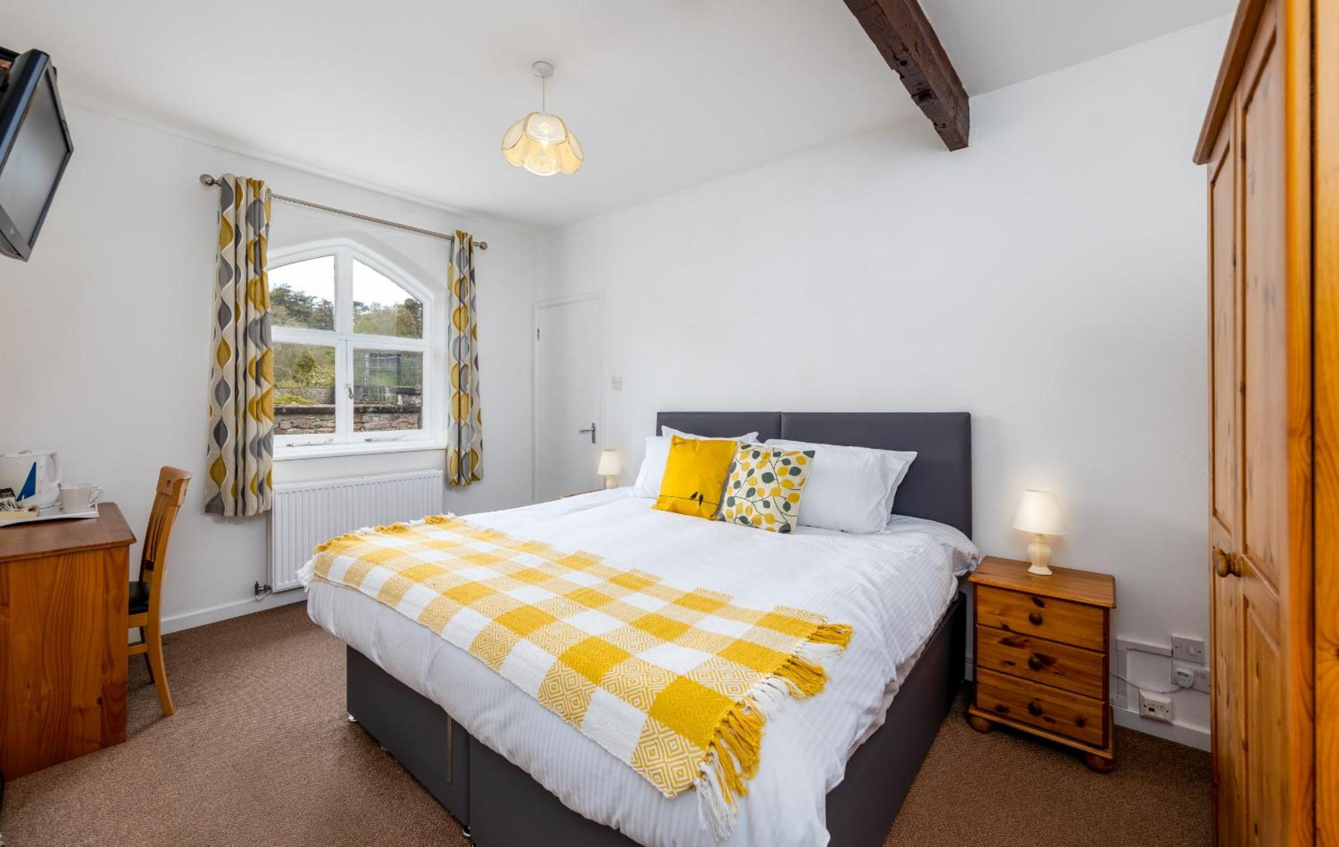 Double or Twin Room - Photo 3
