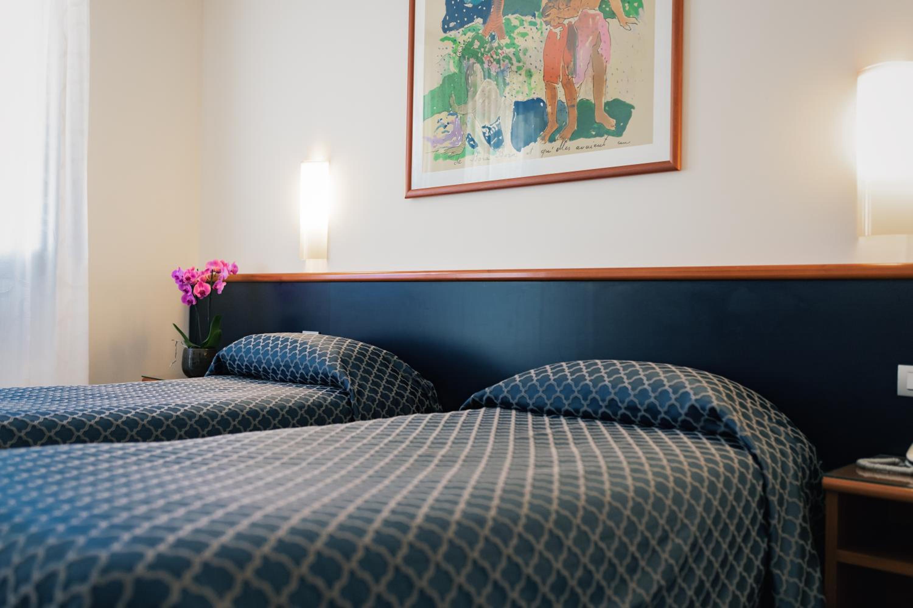 Double or Twin Room - Photo 9