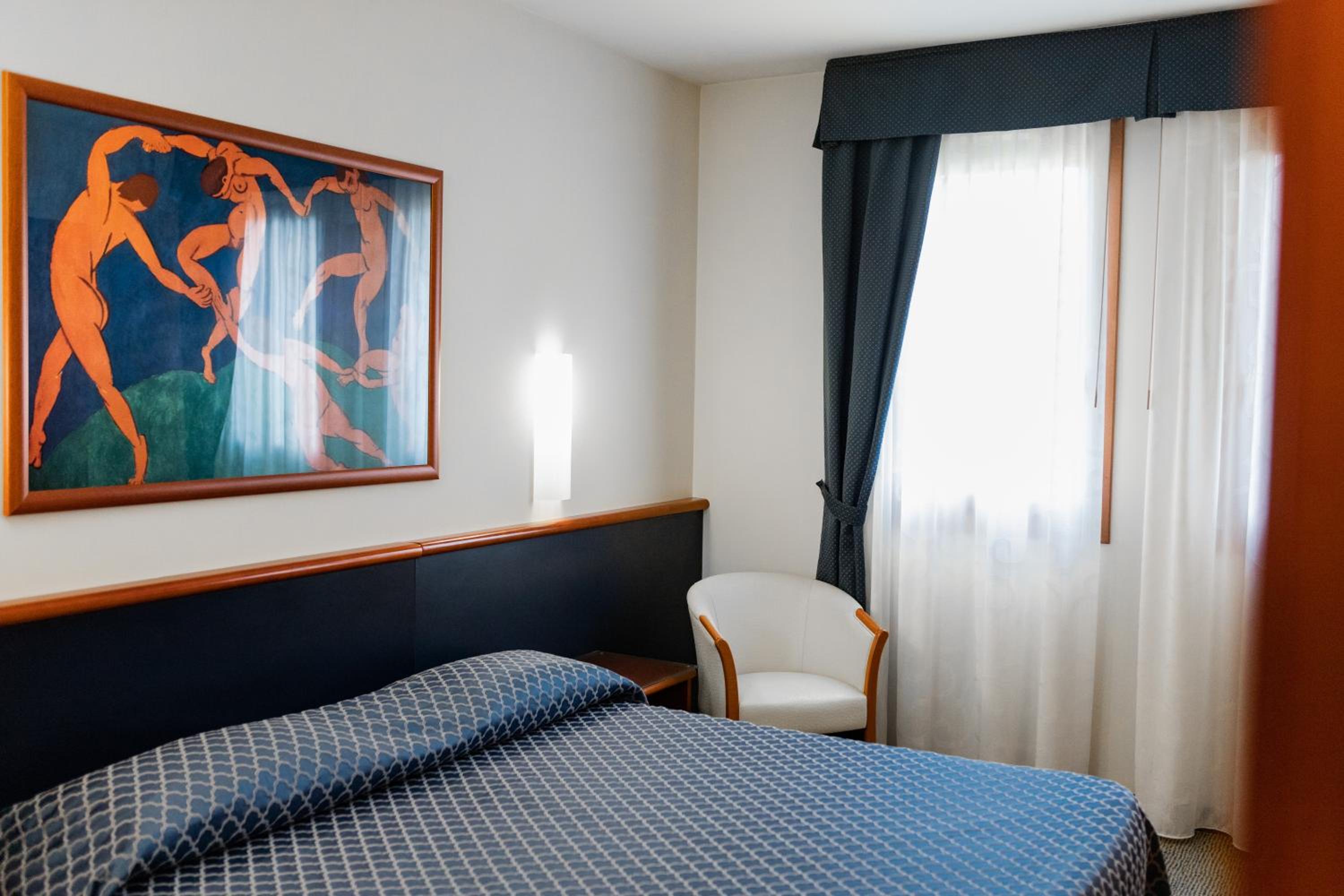 Double or Twin Room - Photo 1