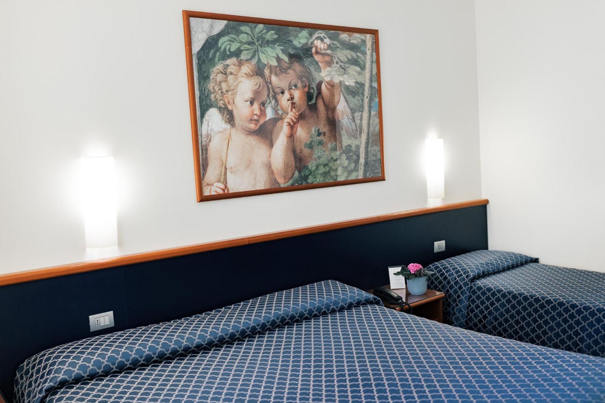 Triple Room - Photo 9