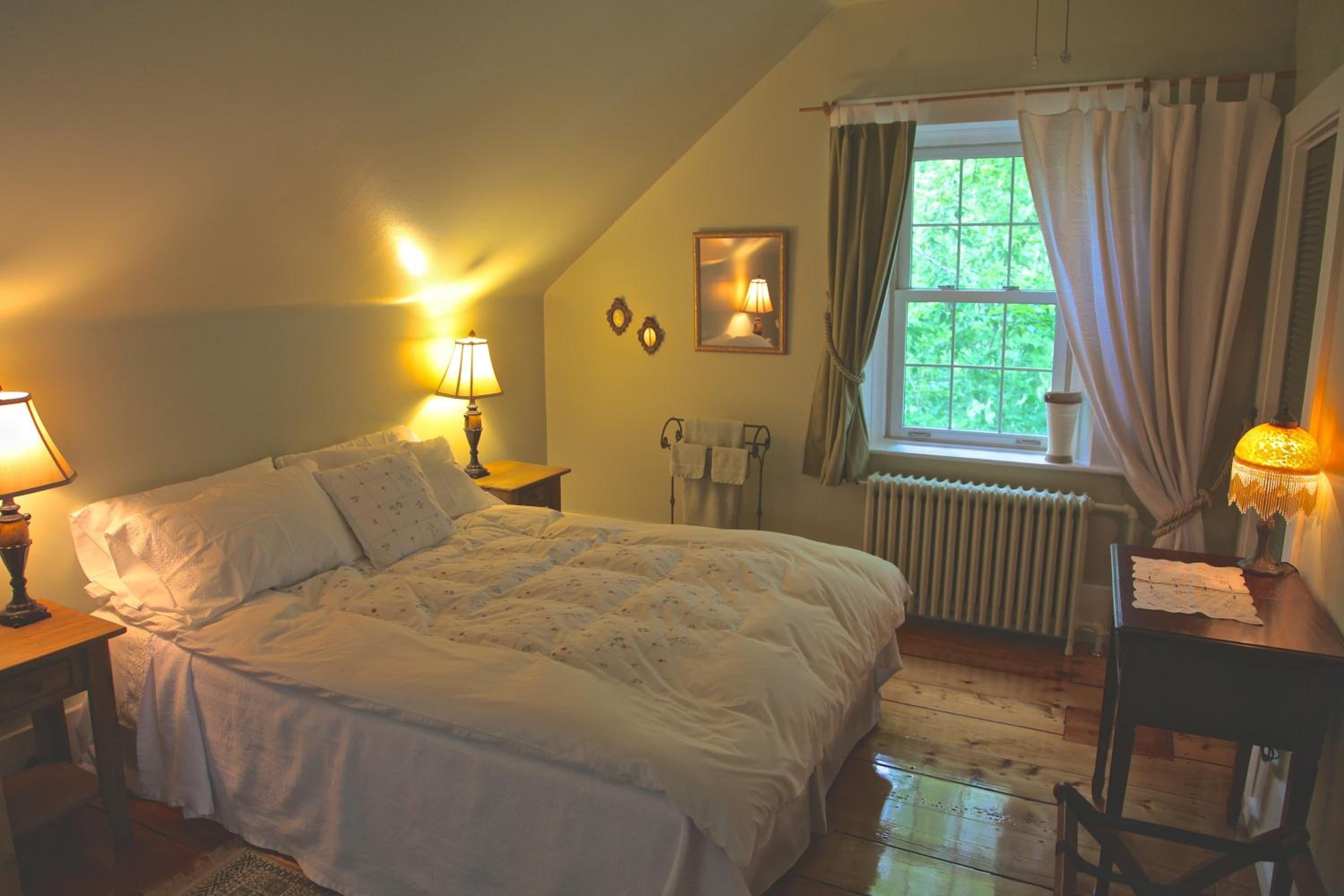 Queen Room