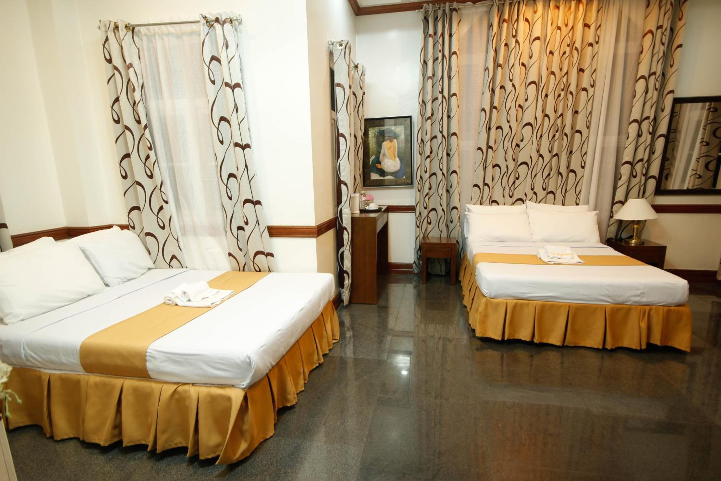 Deluxe Room with Balcony - Photo 1