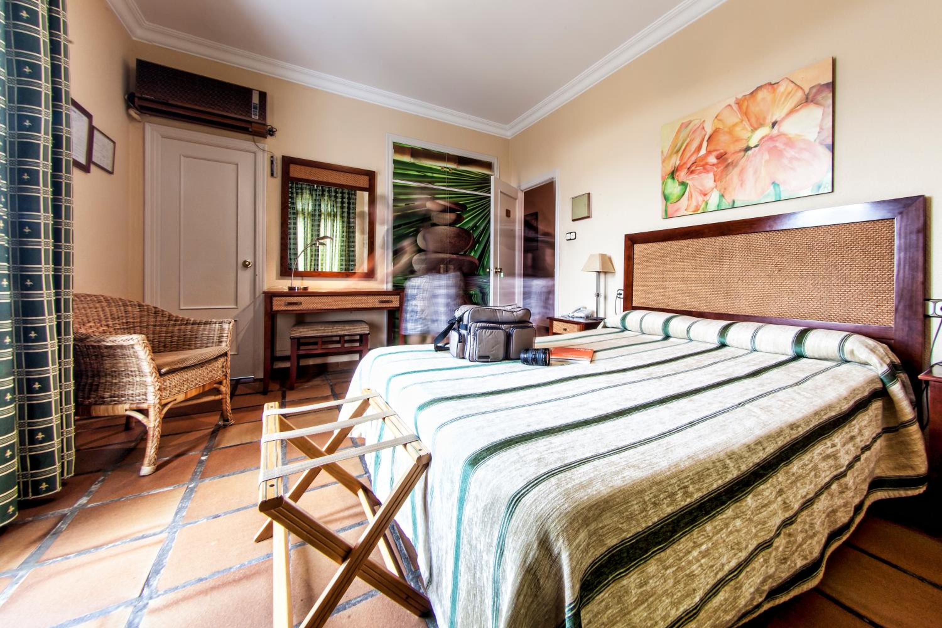 Habitación Estándar con Cama Queen