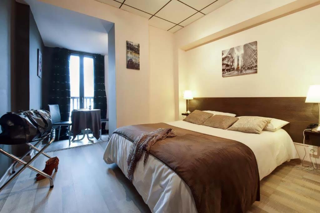 Double Room - Lake Side photo 1