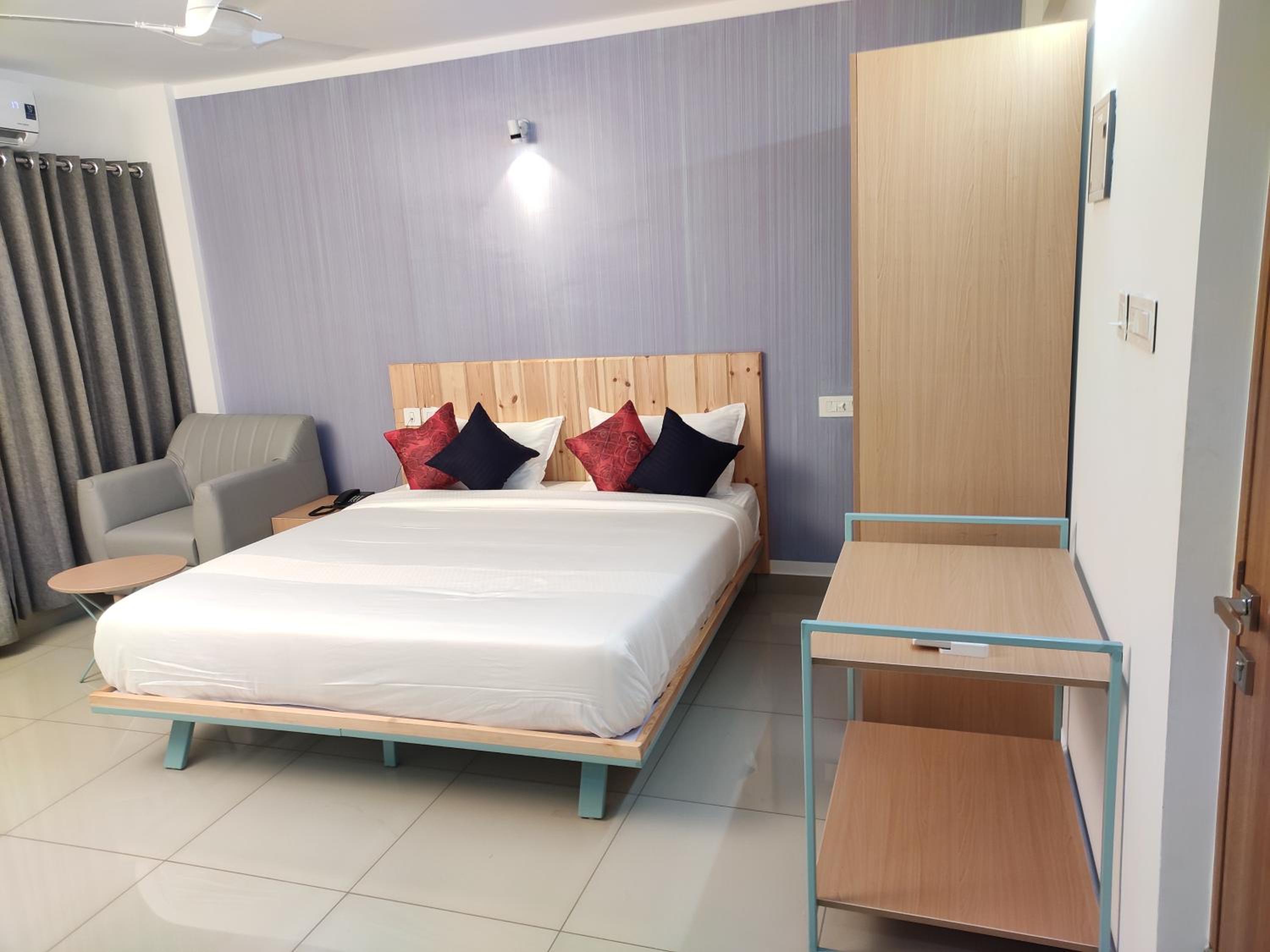 One-Bedroom Apartment - Photo 14